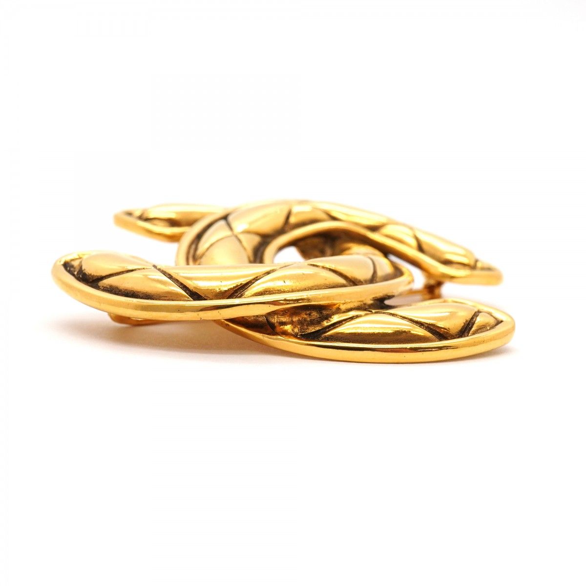 Chanel Vintage CC Logo Quilted Gold Plated Brooch — view 3