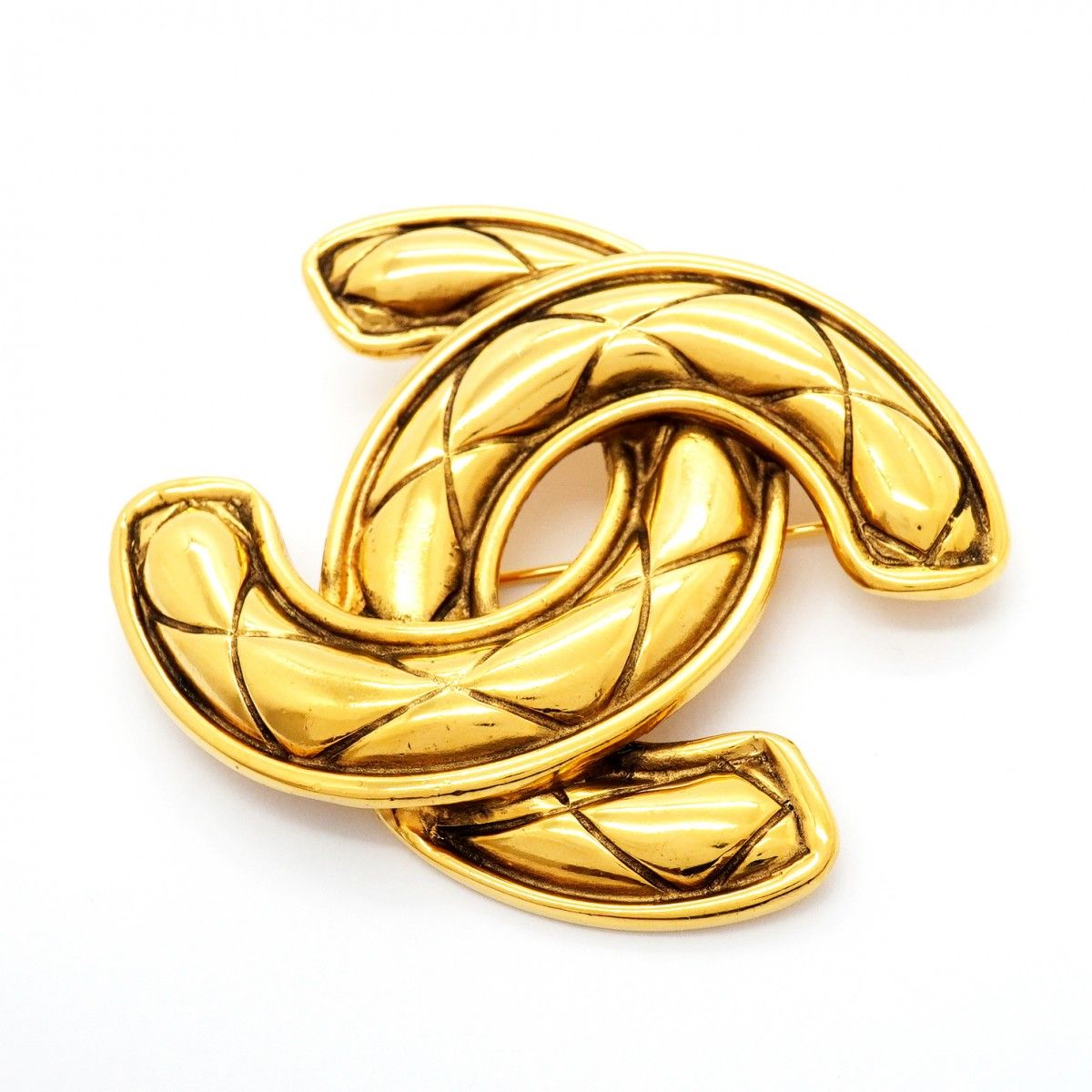 Chanel Vintage CC Logo Quilted Gold Plated Brooch — view 2