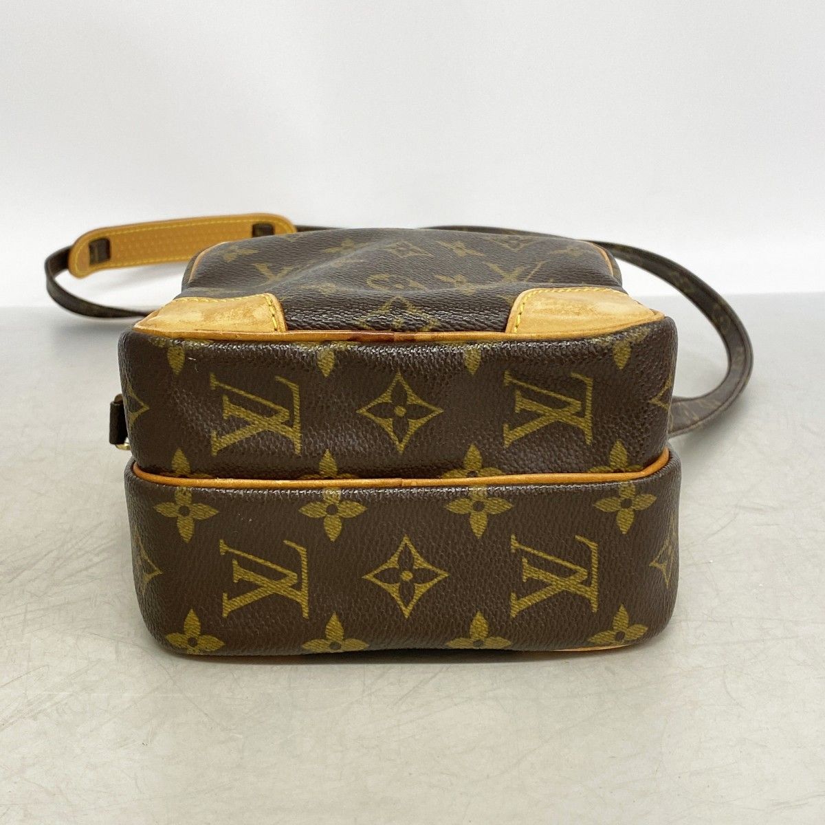 Louis Vuitton Shoulder Bag Monogram Amazon Brown — view 3