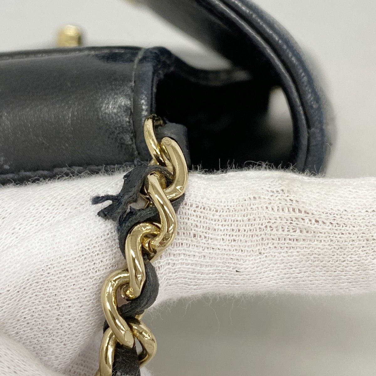 Chanel Shoulder Bag Chocolate Bar Lambskin Black Gold — view 7