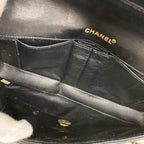Chanel Shoulder Bag Chocolate Bar Lambskin Black Gold — view 4