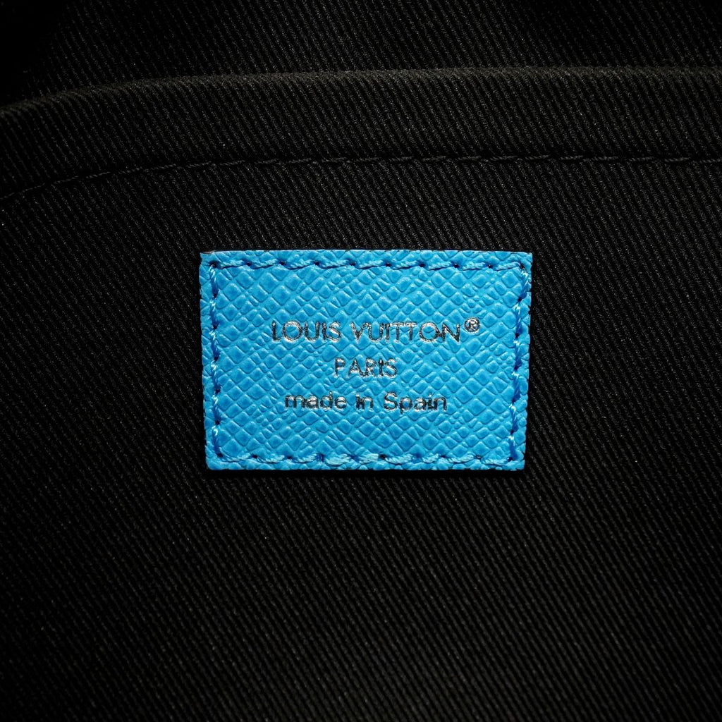 Louis Vuitton Shoulder Bag Taigarama Blue — view 5