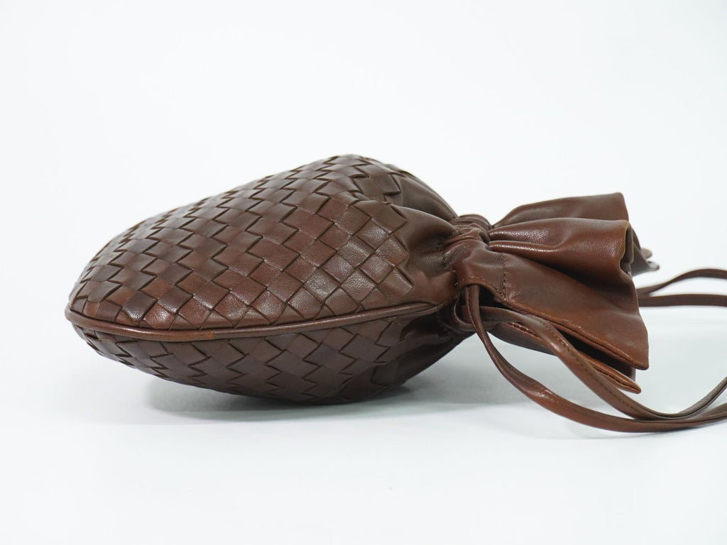 Bottega Veneta Intrecciato Drawstring Shoulder Bag Pochette Leather Brown Second — view 4