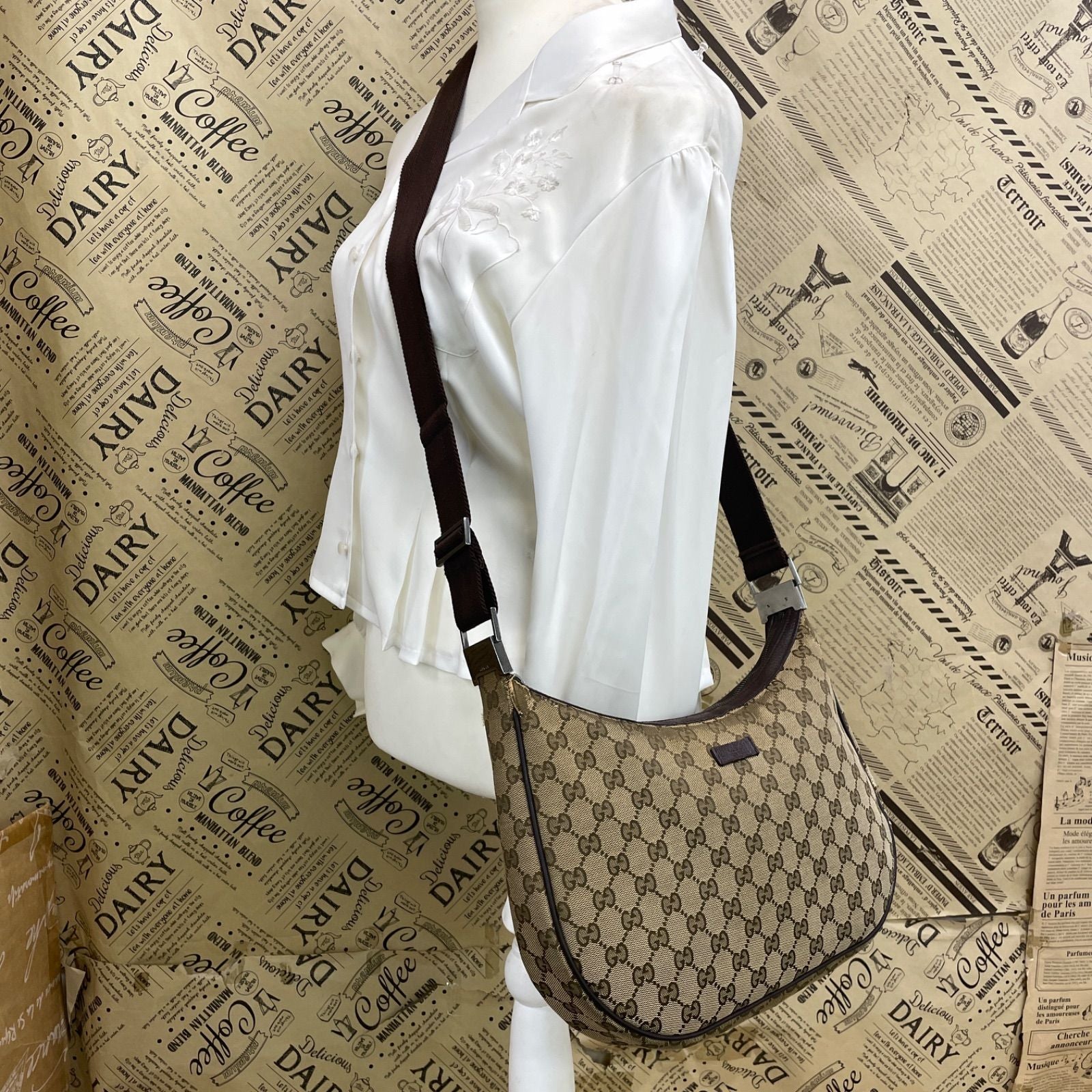 Gucci GG Canvas Shoulder Bag Utility Brown — view 3