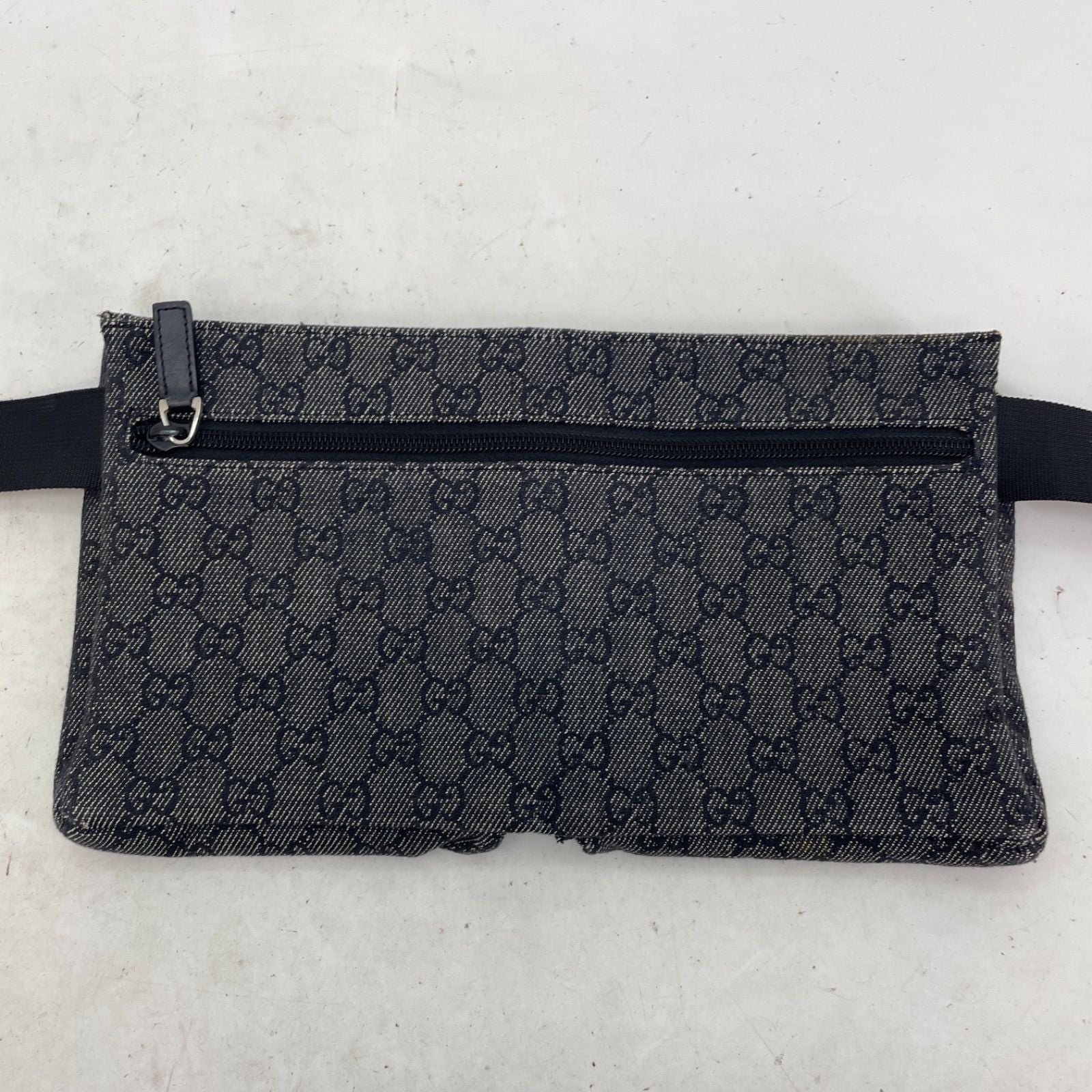 Gucci GG Monogram Shoulder Bag Canvas Black — view 4