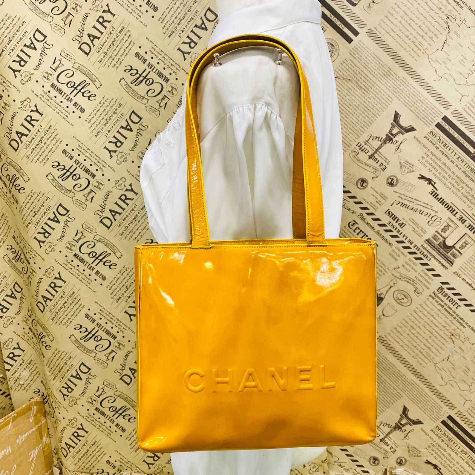 Chanel Tote Logo Yellow