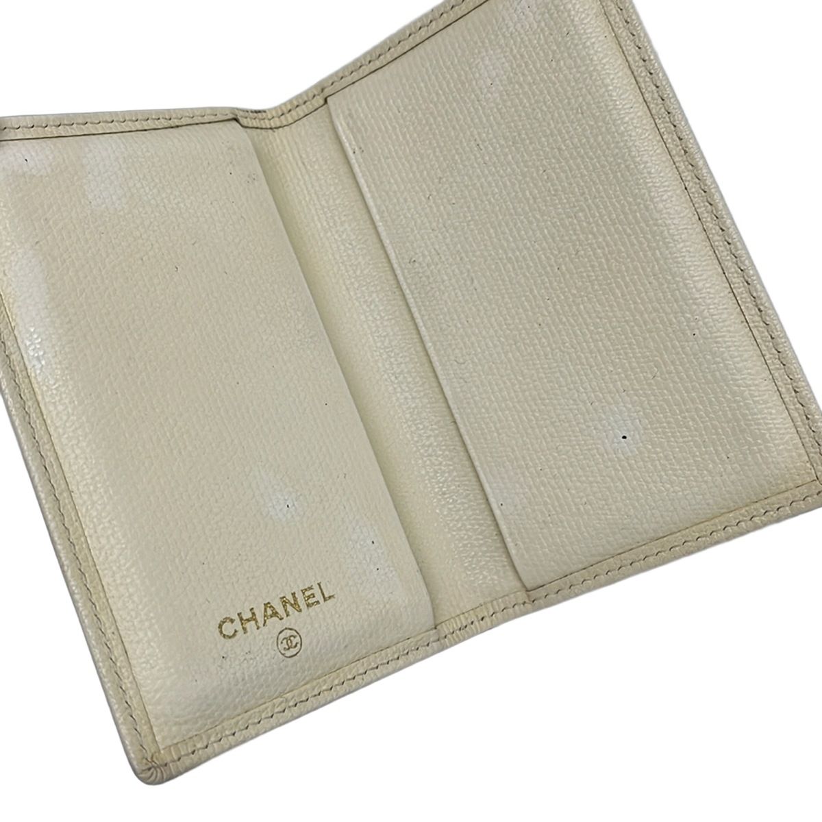 Chanel Card Case Coco Button Ivory Leather — view 3