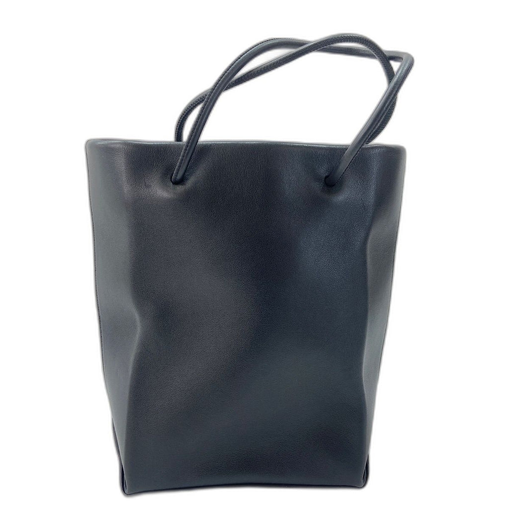 Chanel Tote Essential Black — view 3