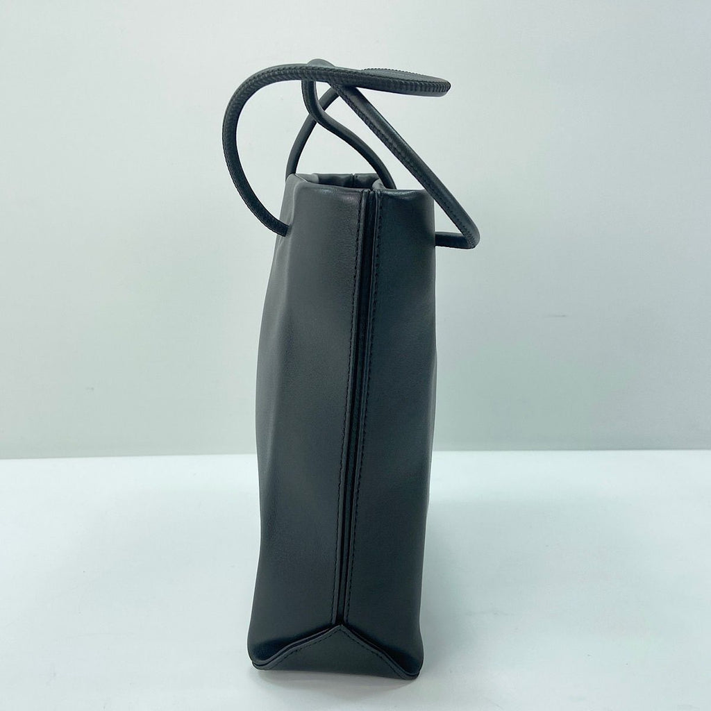 Chanel Tote Essential Black — view 6