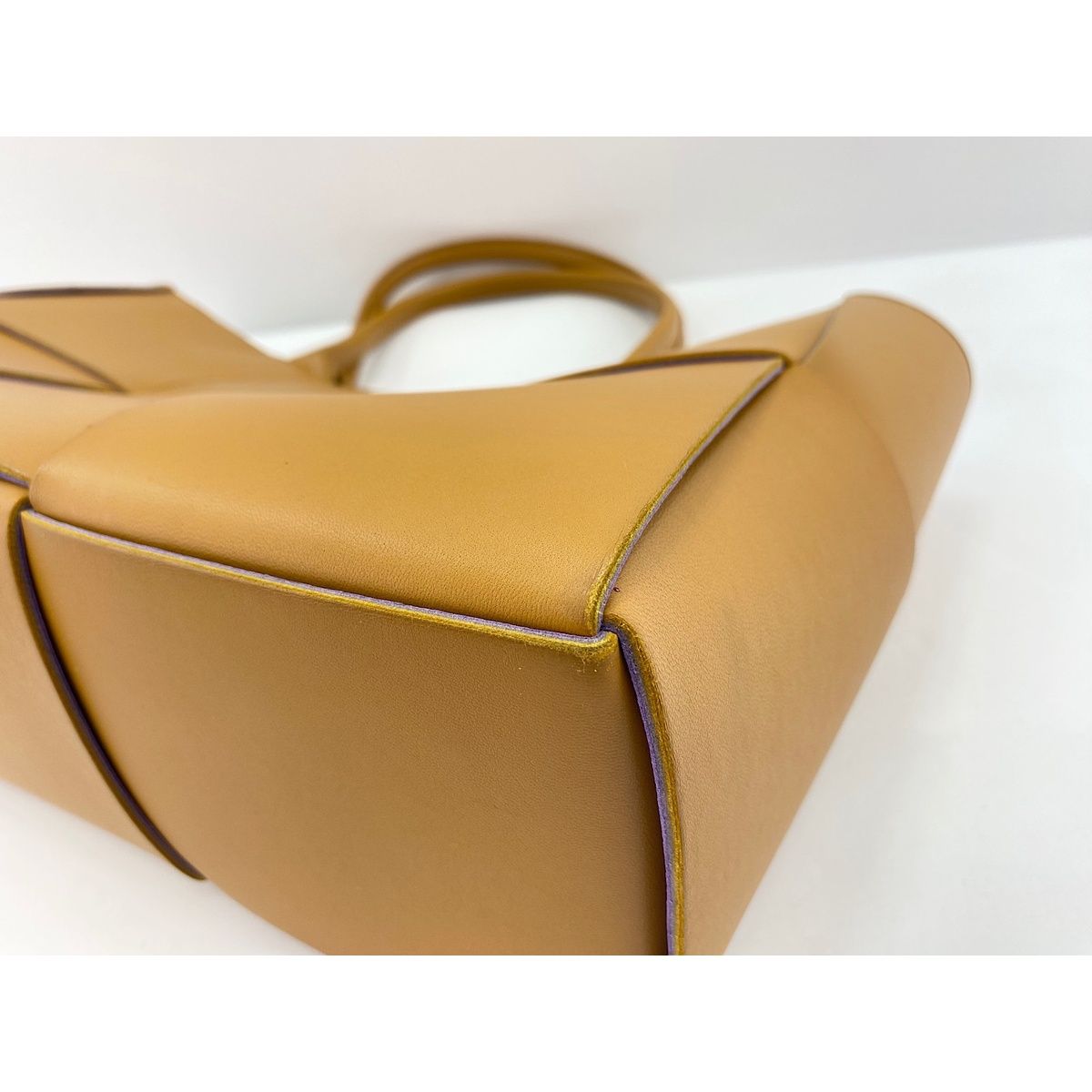 Bottega Veneta Handbag the Arco Tote — view 7