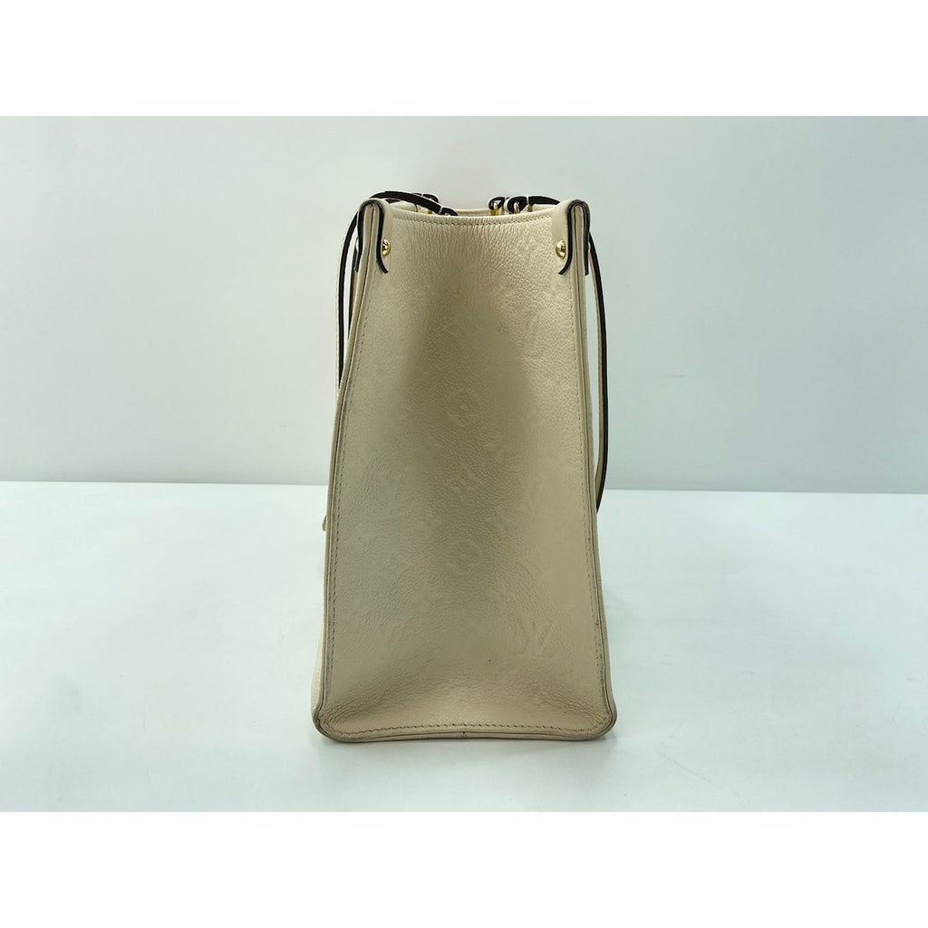 Louis Vuitton Tote On The Go MM — view 8