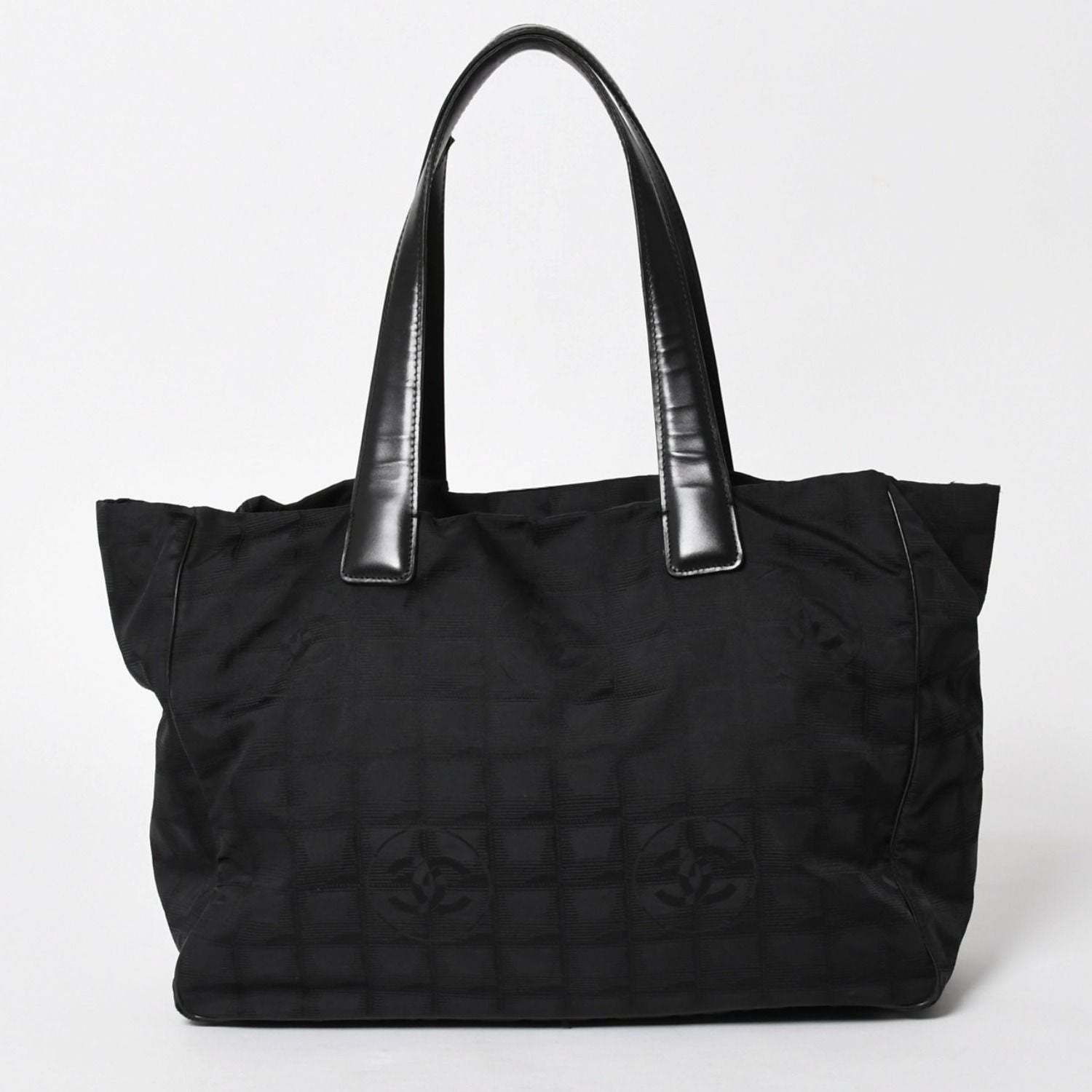 Chanel New Travel Line Tote Bag MM Black Nylon Jacquard CC Logo Gold — view 2