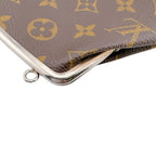 Louis Vuitton Kiss Lock Coin Case Vintage Bucket — view 5