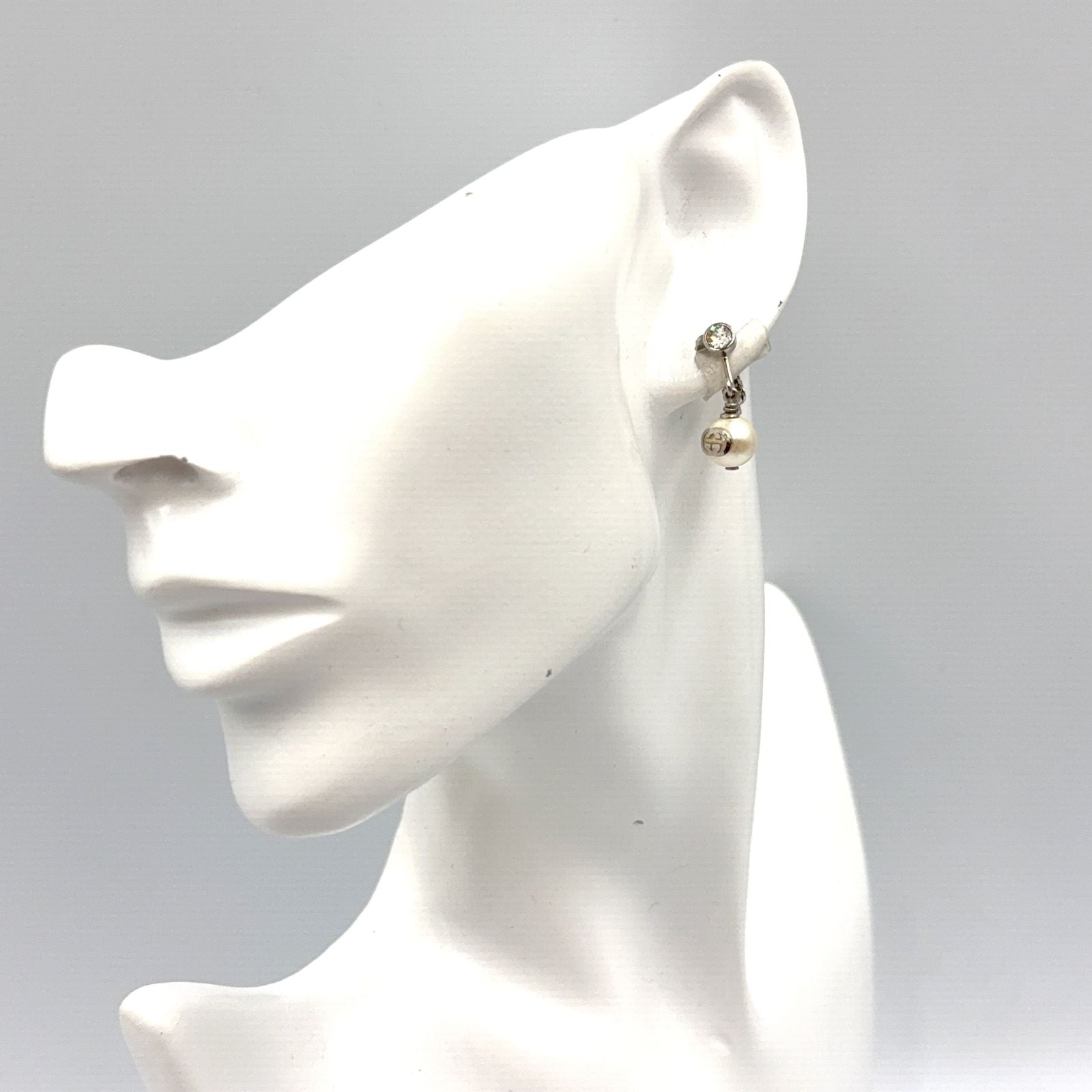 Gucci GG Pearl Metal Fakepearl Color Clear Silver White Earrings — view 8