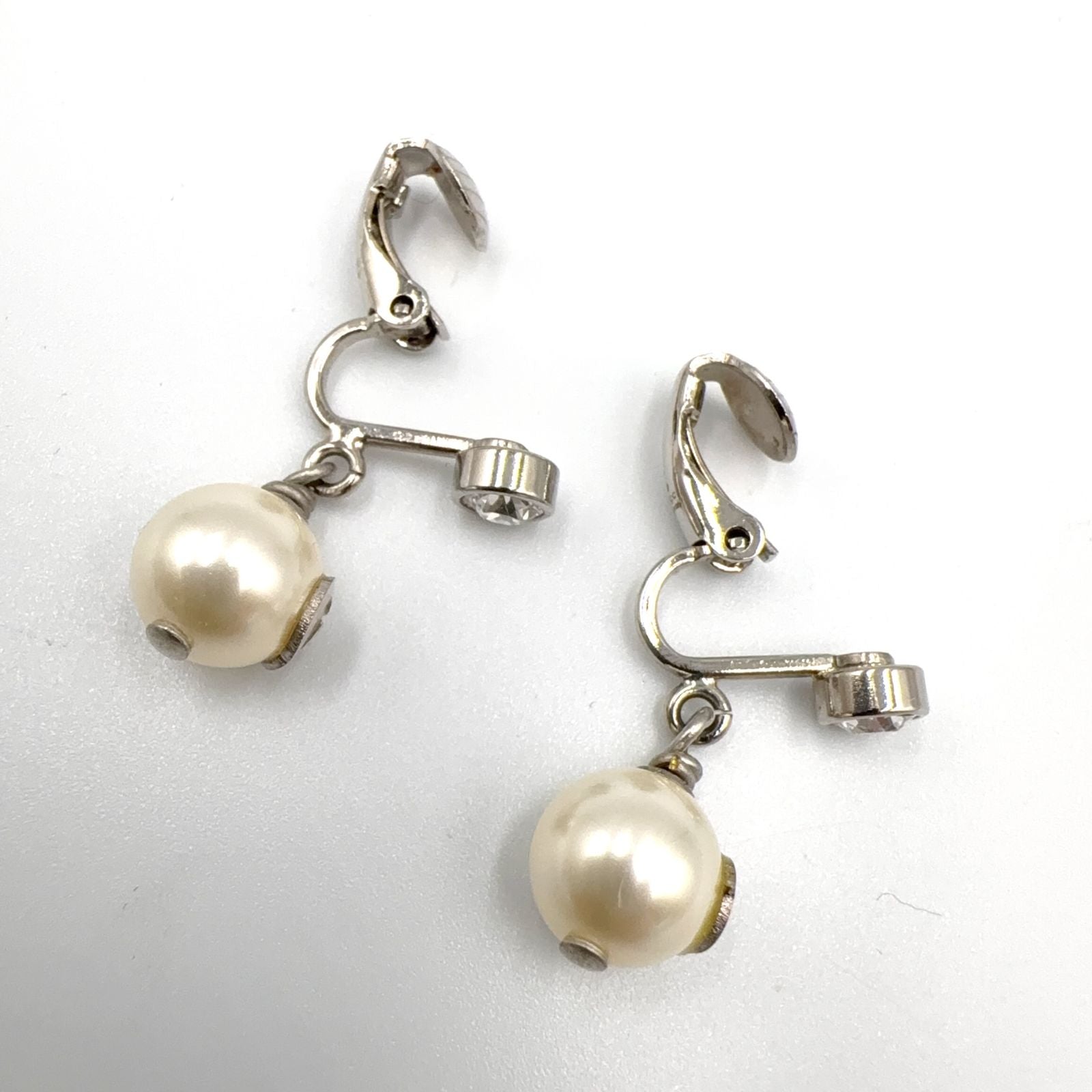 Gucci GG Pearl Metal Fakepearl Color Clear Silver White Earrings — view 5