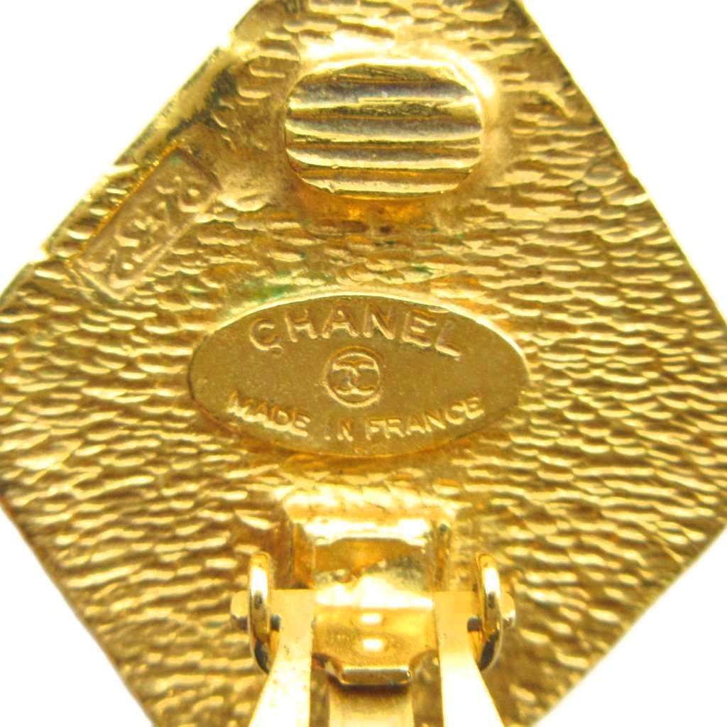 Chanel Earrings Logo CC Diamond Clip on Gold — view 4