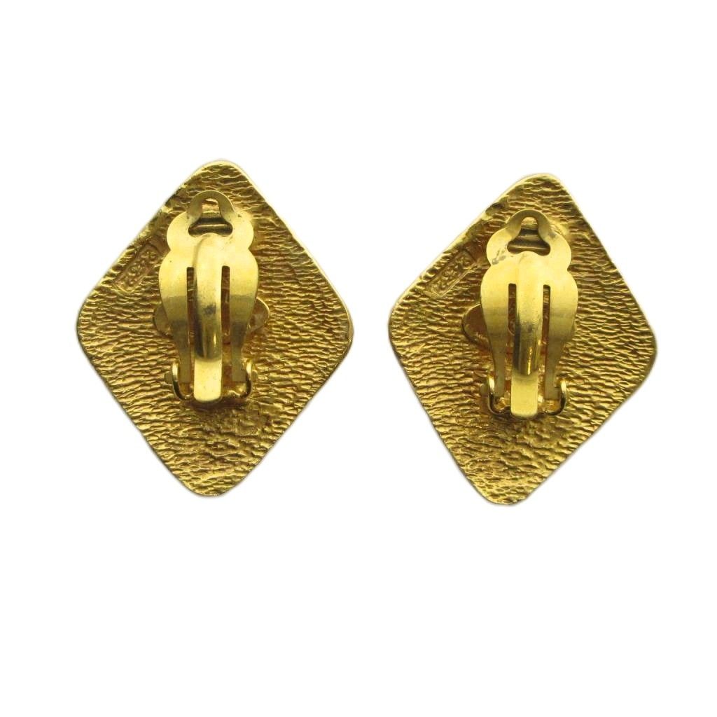 Chanel Earrings Logo CC Diamond Clip on Gold — view 2