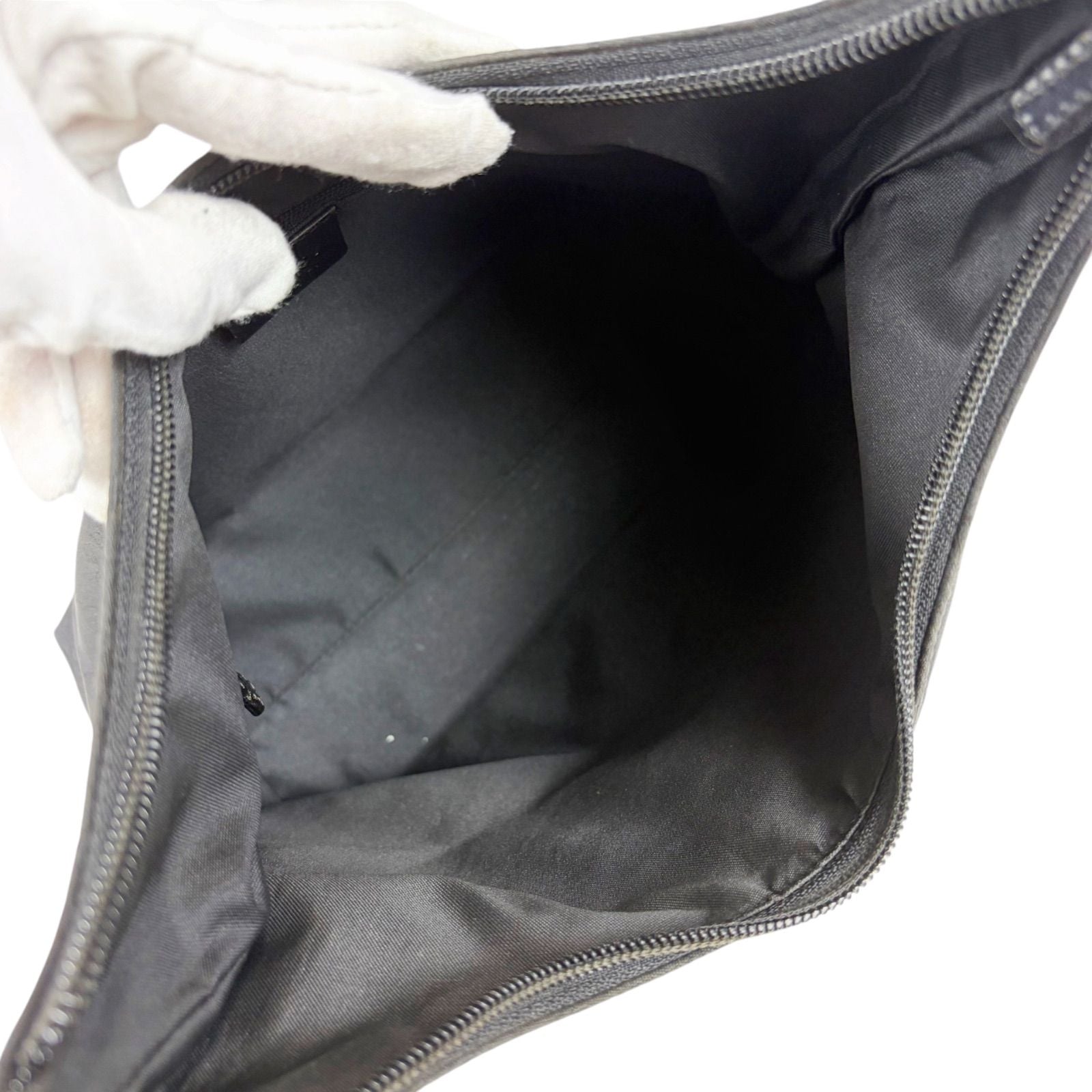 Gucci GG Canvas Hobo Black Shoulder — view 9