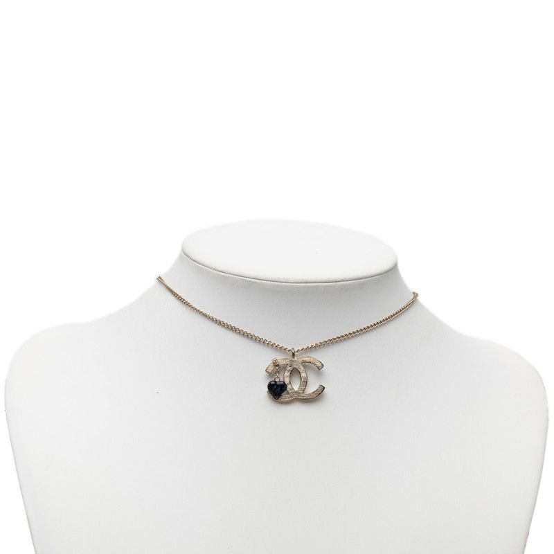 Chanel CC Logo Heart Pendant Gold Plated — view 5