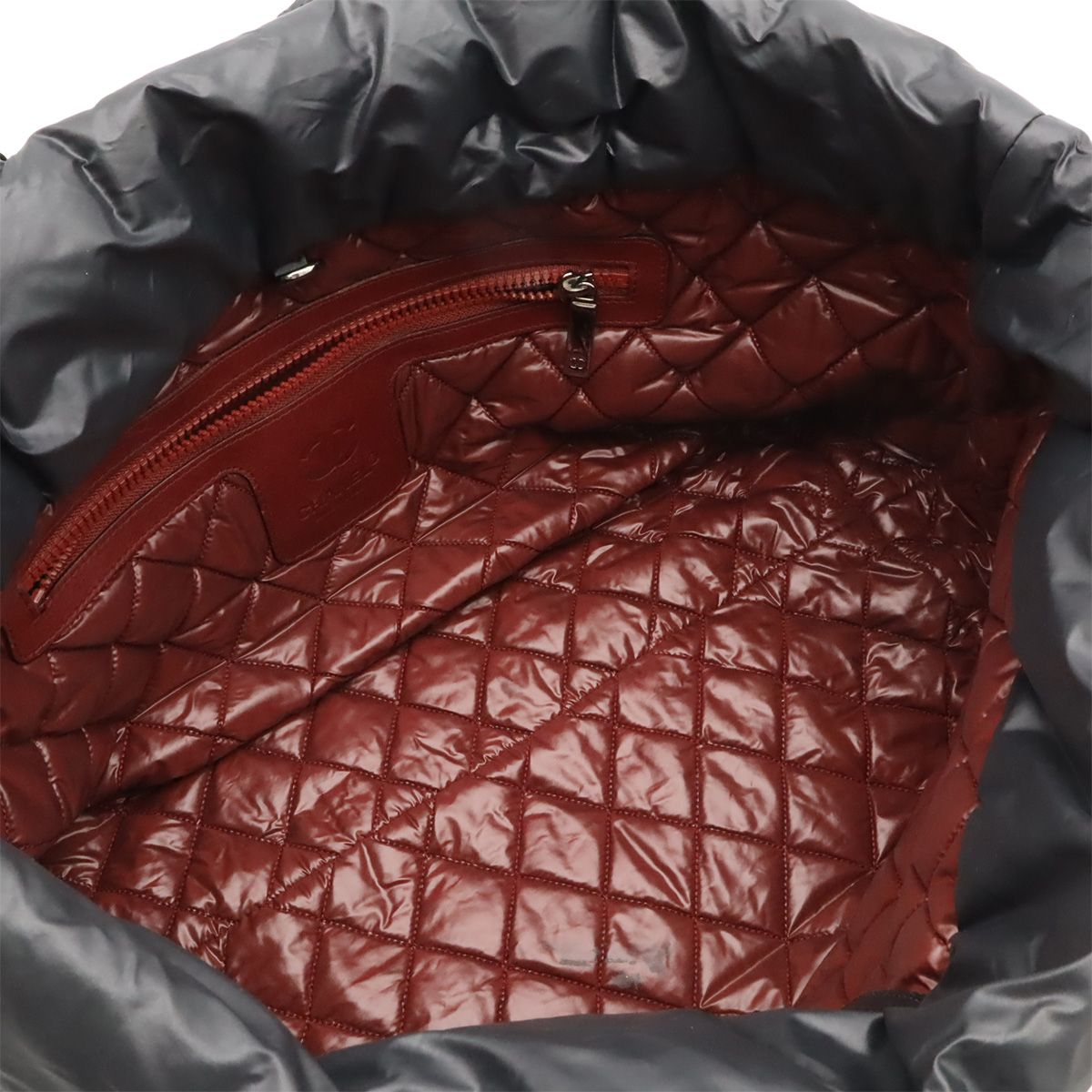 Chanel Coco Cocoon Tote GM Shoulder Bag CC Logo Nylon Leather Black Bordeaux — view 5
