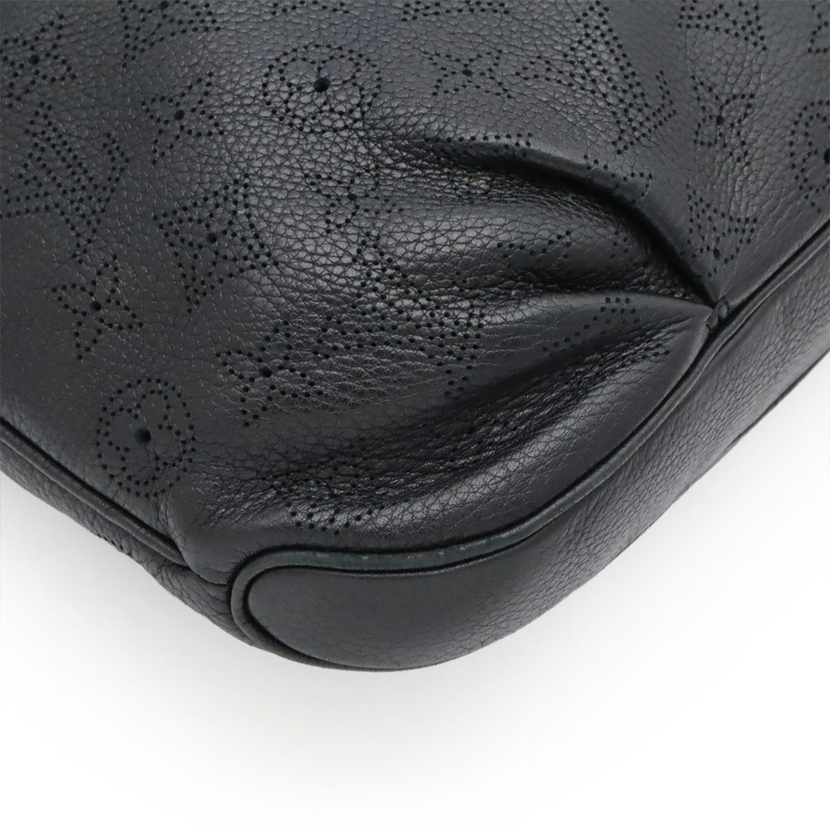 Louis Vuitton Mahina Selene PM 2-Way Shoulder Bag Noir Black Gold — view 3