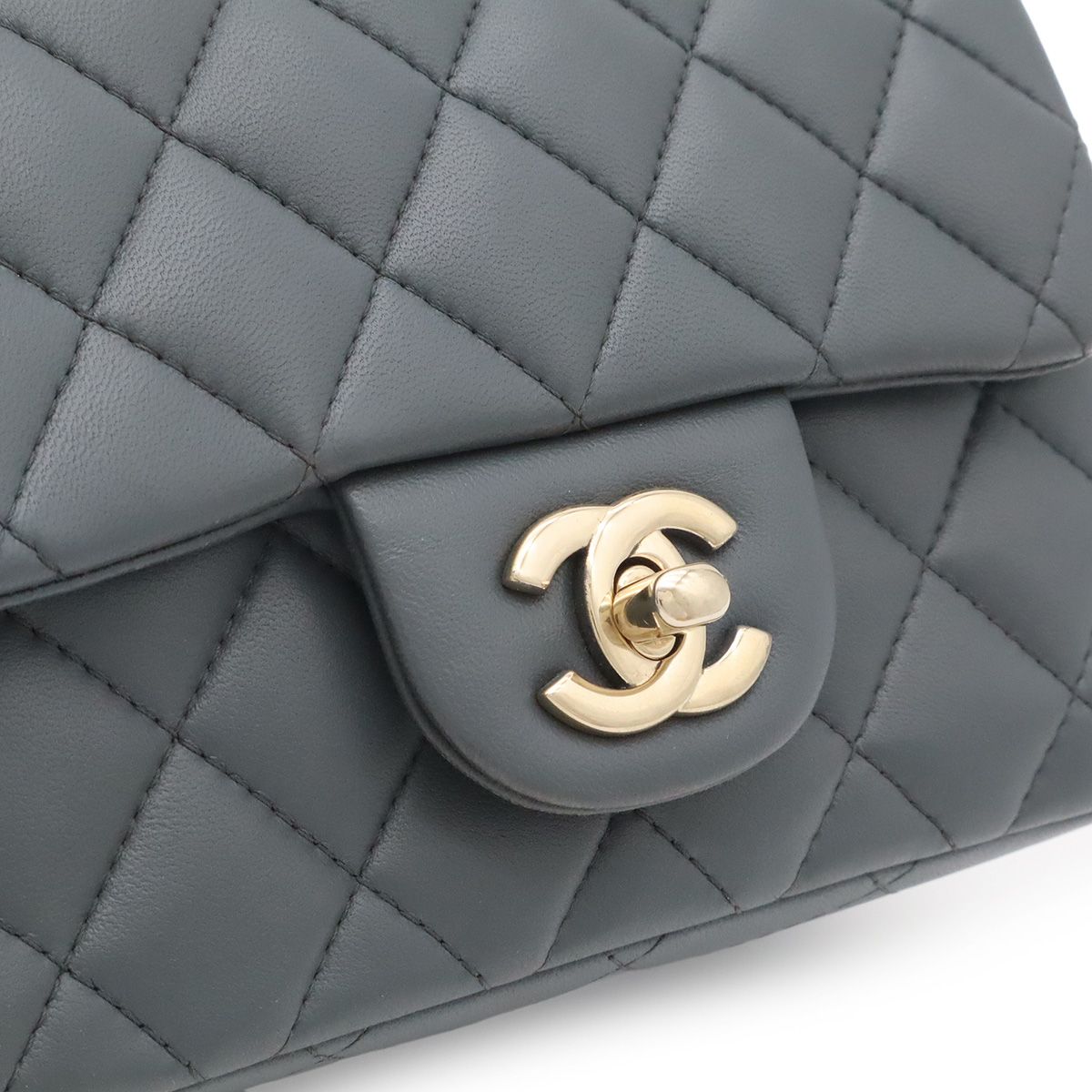 Chanel Quilted CC Logo Mini Flap Chain Shoulder Bag Pochette Leather Gray Gold — view 9