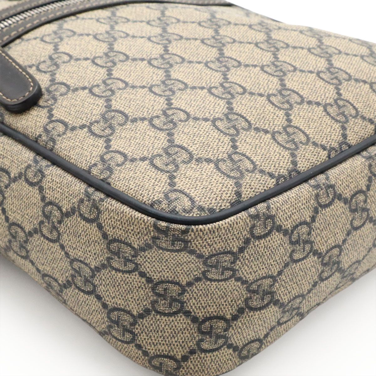 Gucci GG Plus Supreme Shoulder Bag Pochette Crossbody Leather Navy Beige Silver — view 3
