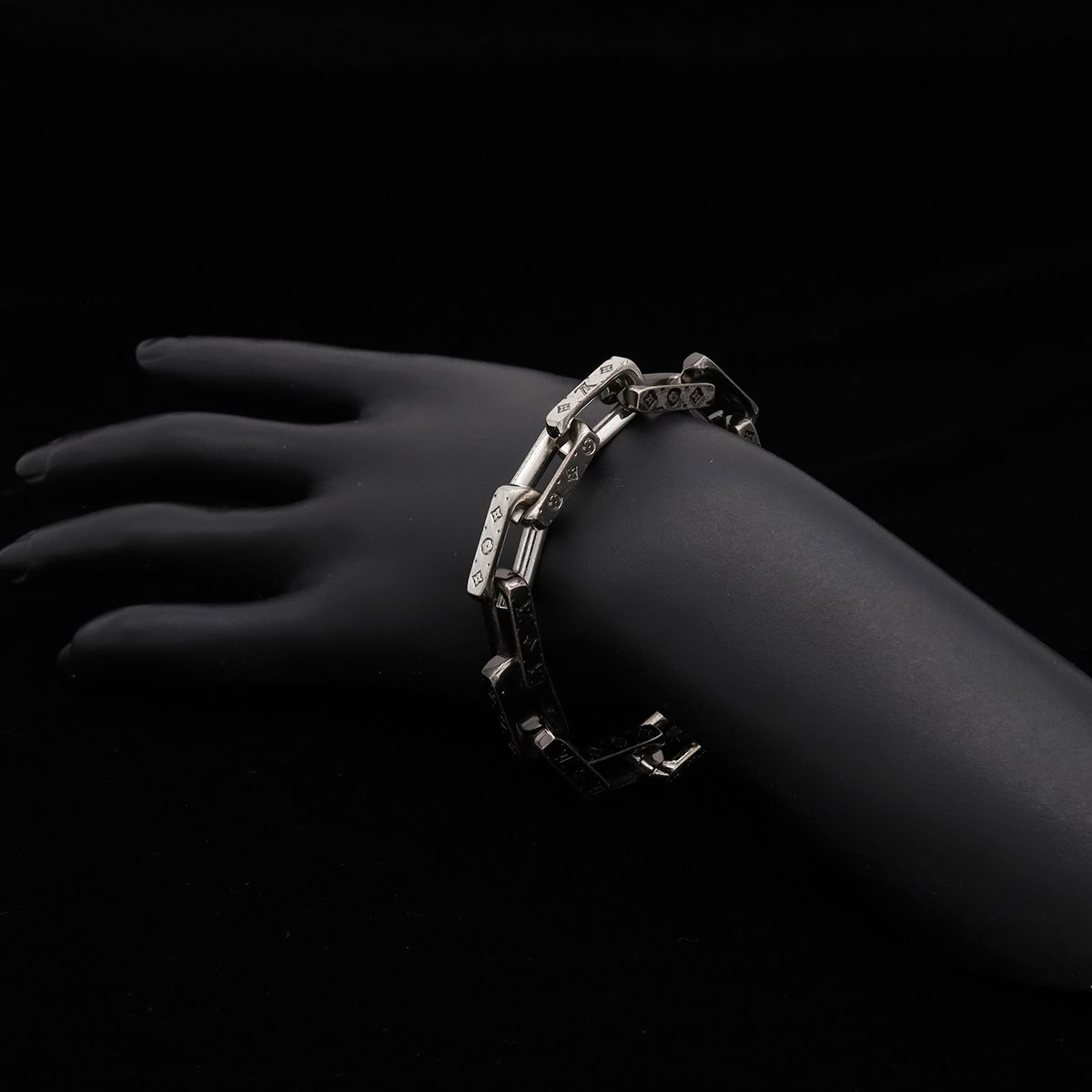 Louis Vuitton Bracelet Chain Monogram Collier Metal Silver — view 6
