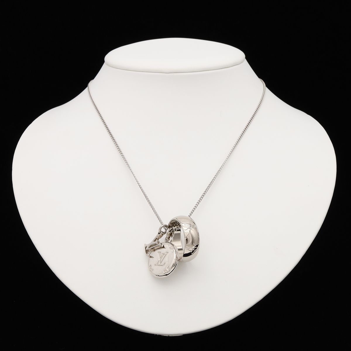 Louis Vuitton Ring Necklace Monogram Pendant Logo Charm Silver — view 6