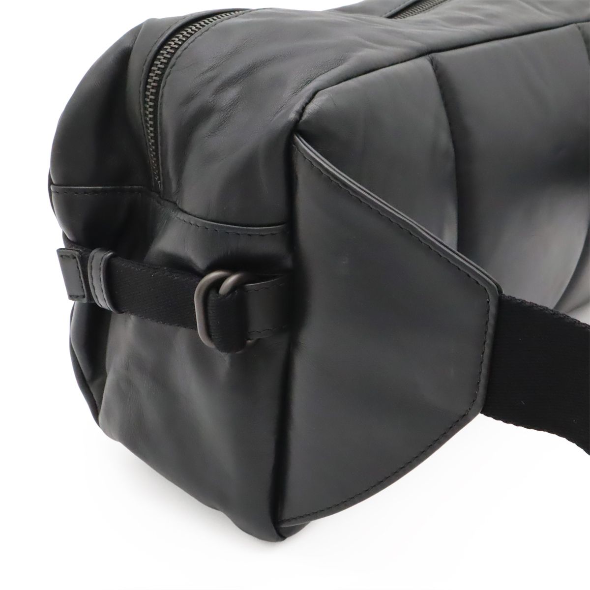 Bottega Veneta Intrecciato Belt Bag Leather Black — view 4