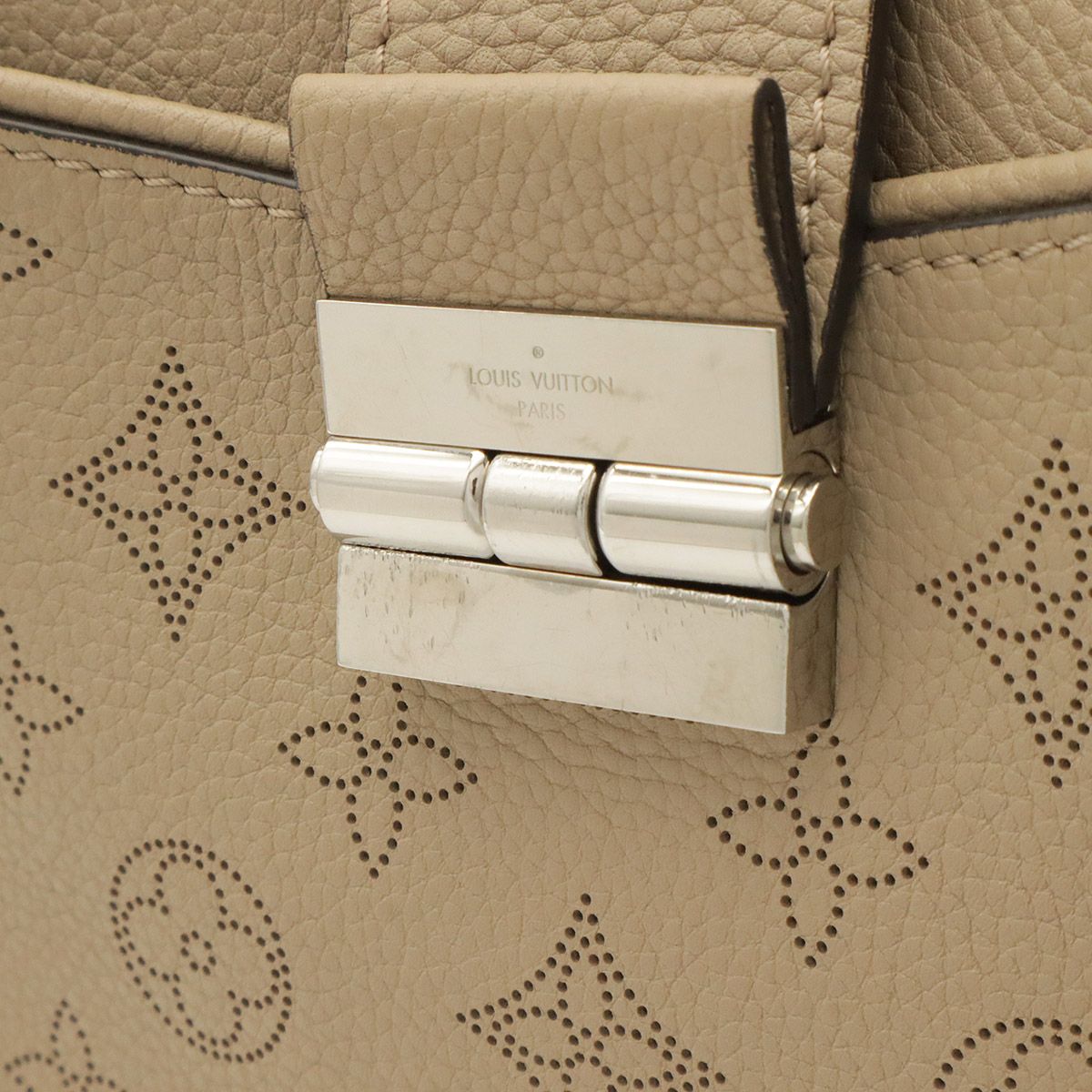Louis Vuitton Monogram Mahina Sevres Tote Shoulder Bag Semi Leather Galle — view 4
