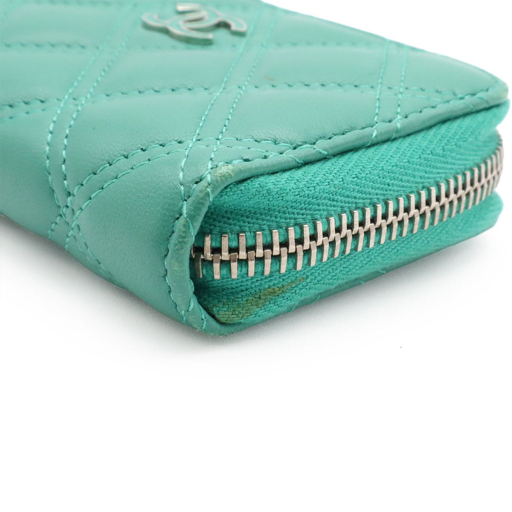 Chanel Quilted CC Logo Zip Coin Purse Zip Around Lambskin Leather Emerald Green — view 5