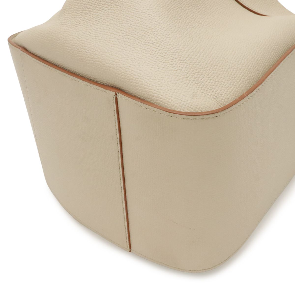 Loewe Hammock Small 2-Way Shoulder Bag Crossbody Leather Sand Beige Gold — view 3