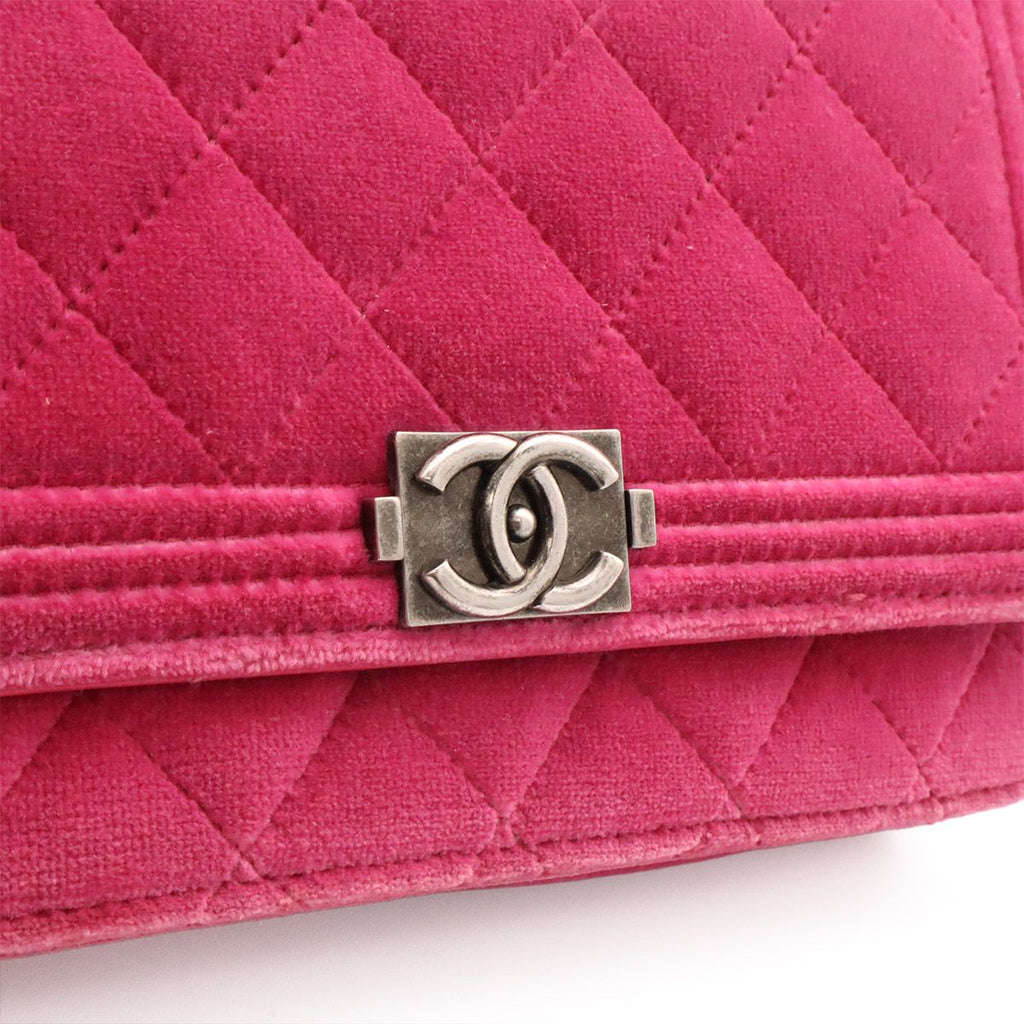 Chanel Boy Quilted CC Logo Chain Wallet Shoulder Bag Crossbody Velour Leather — view 4