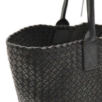 Bottega Veneta Intrecciato Cava MM Tote Leather Black Pouch Out of Stock — view 5