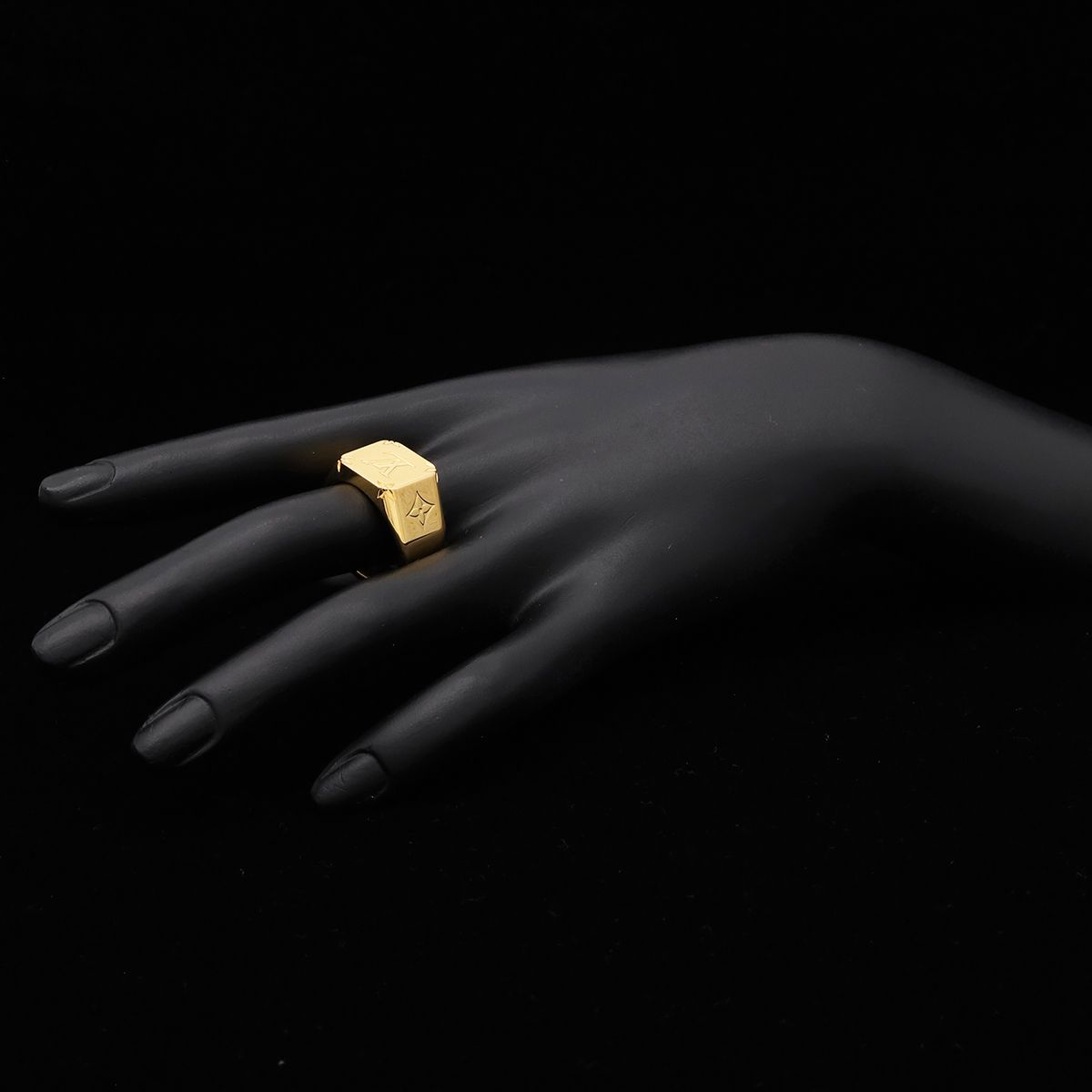 Louis Vuitton Signet Ring Monogram L Gold Plated — view 6