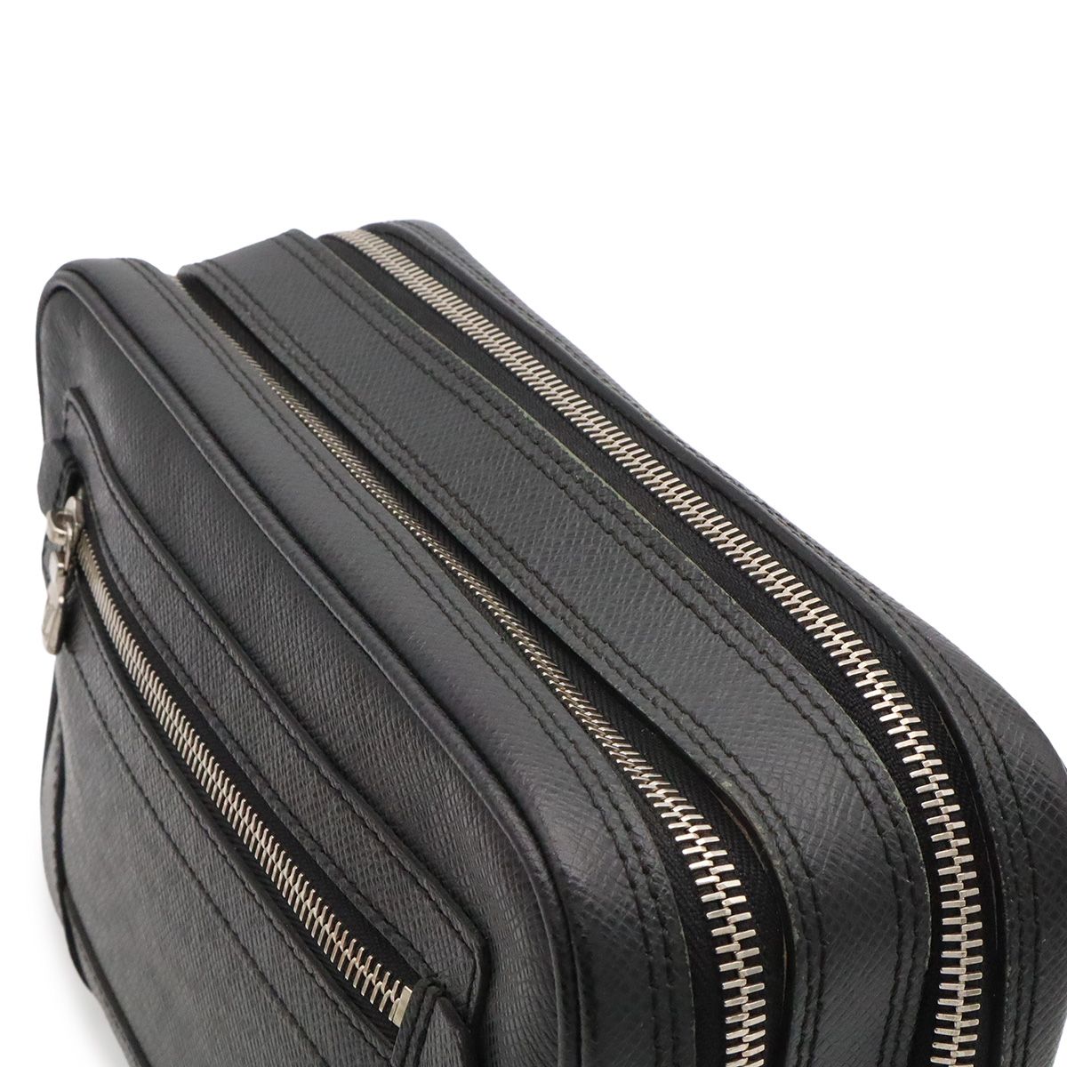 Louis Vuitton Taiga Pavel Clutch Leather Ardoise Black Silver — view 5