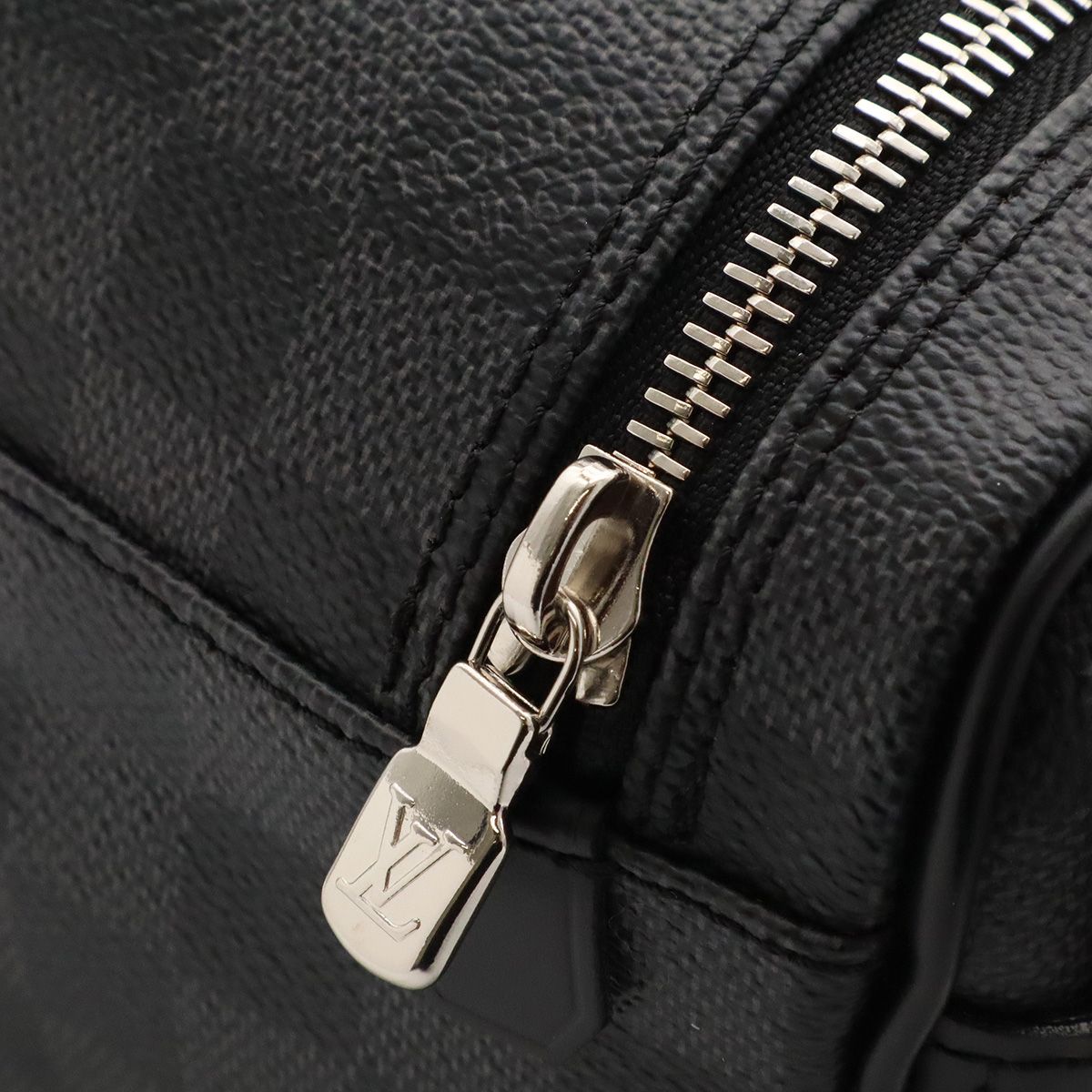 Louis Vuitton Damier Graphite Toilet Pouch Travel Clutch Handbag — view 3