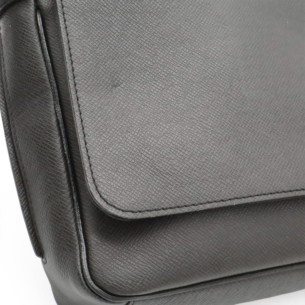 Louis Vuitton Taiga Roman PM Shoulder Bag Crossbody Leather Ardoise Black — view 8