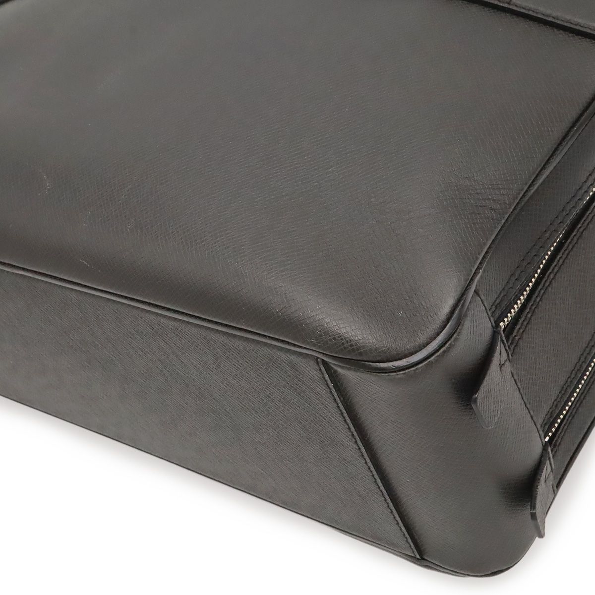 Louis Vuitton Taiga Neo Alexander Business Briefcase Leather Ardoise Black — view 3