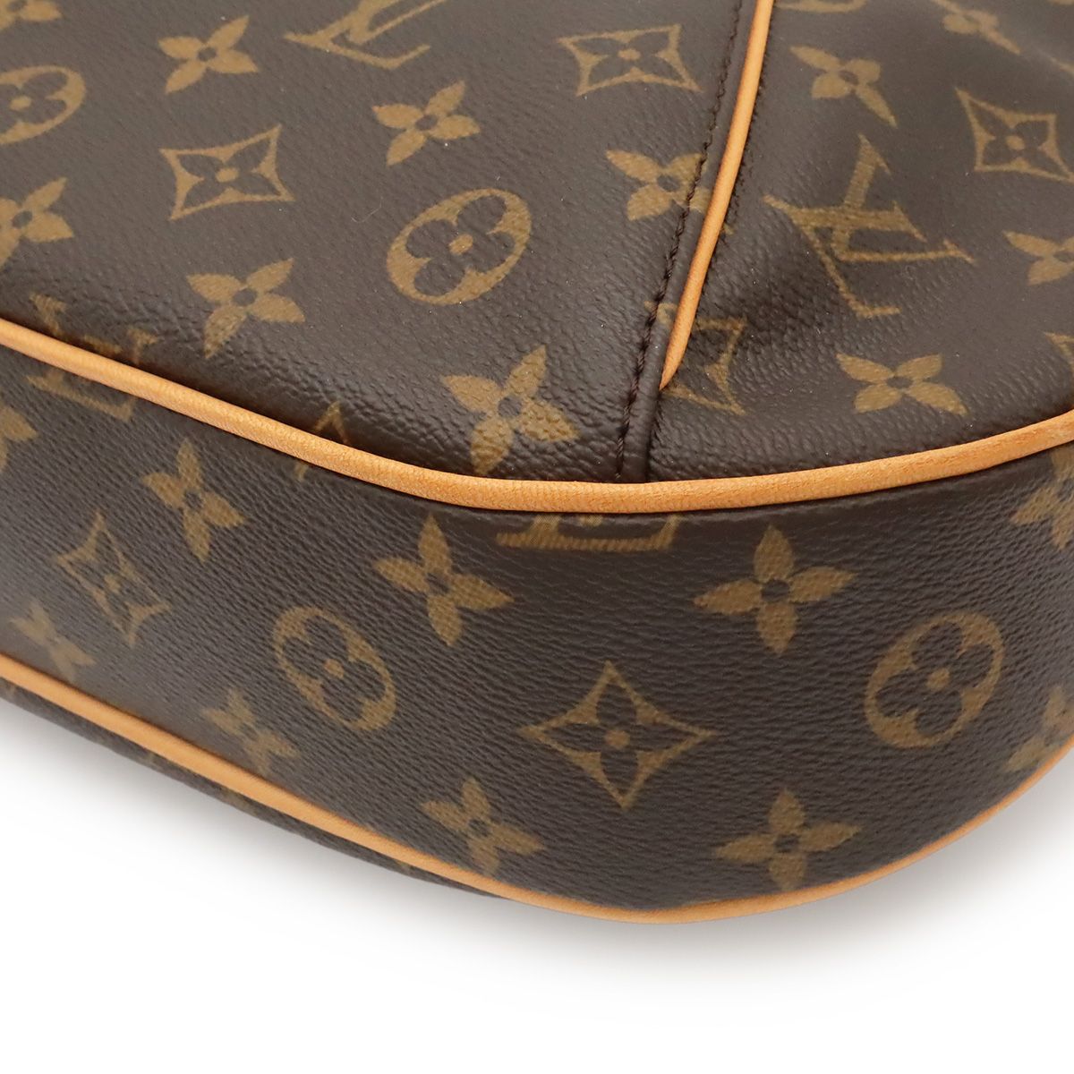 Louis Vuitton Monogram Thames GM Shoulder — view 3