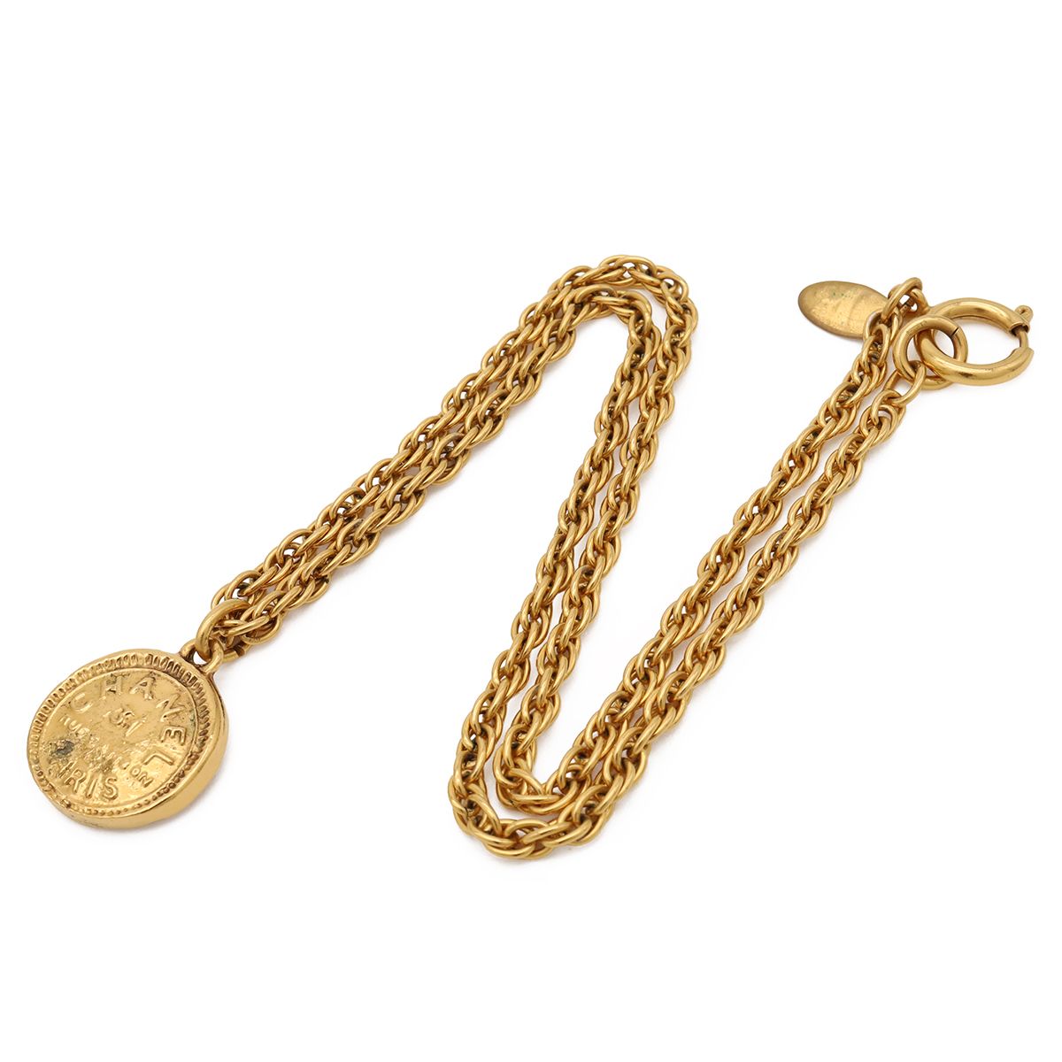 Chanel 31 Rue Cambon Coin Motif Round Plate Vintage Chain Pendant Gold — view 2