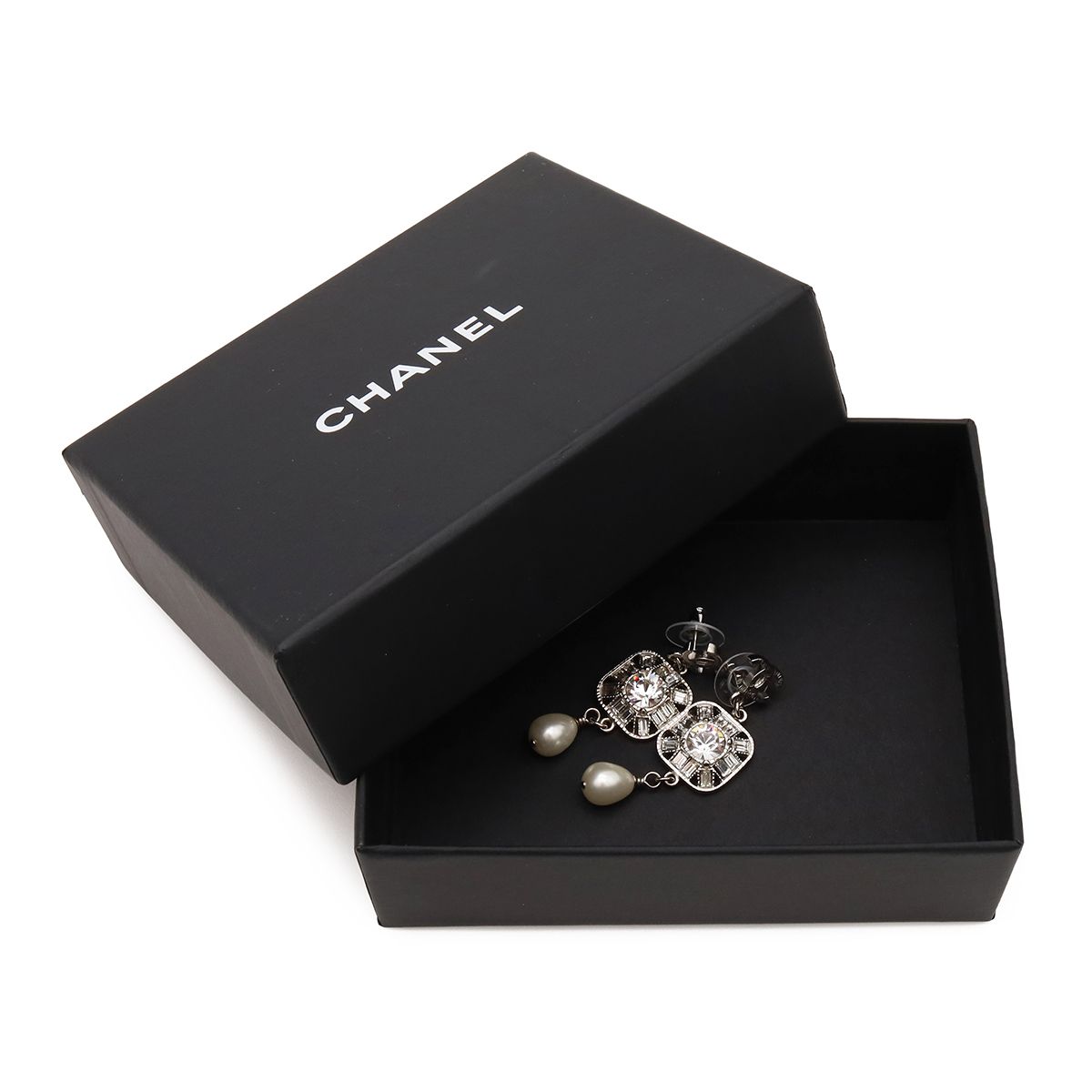 Chanel CC Logo Bijou Pearl Earrings Swing Metal Faux Silver White — view 7