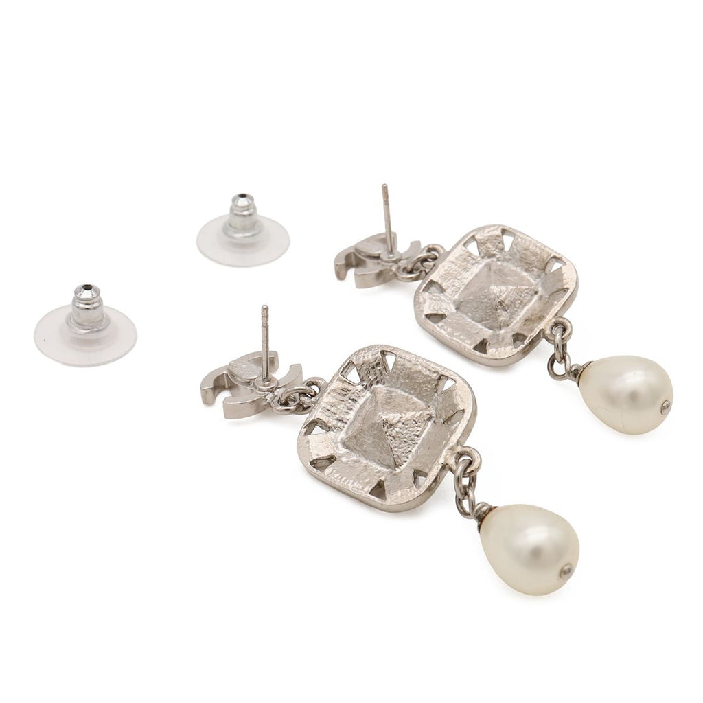 Chanel CC Logo Bijou Pearl Earrings Swing Metal Faux Silver White — view 3