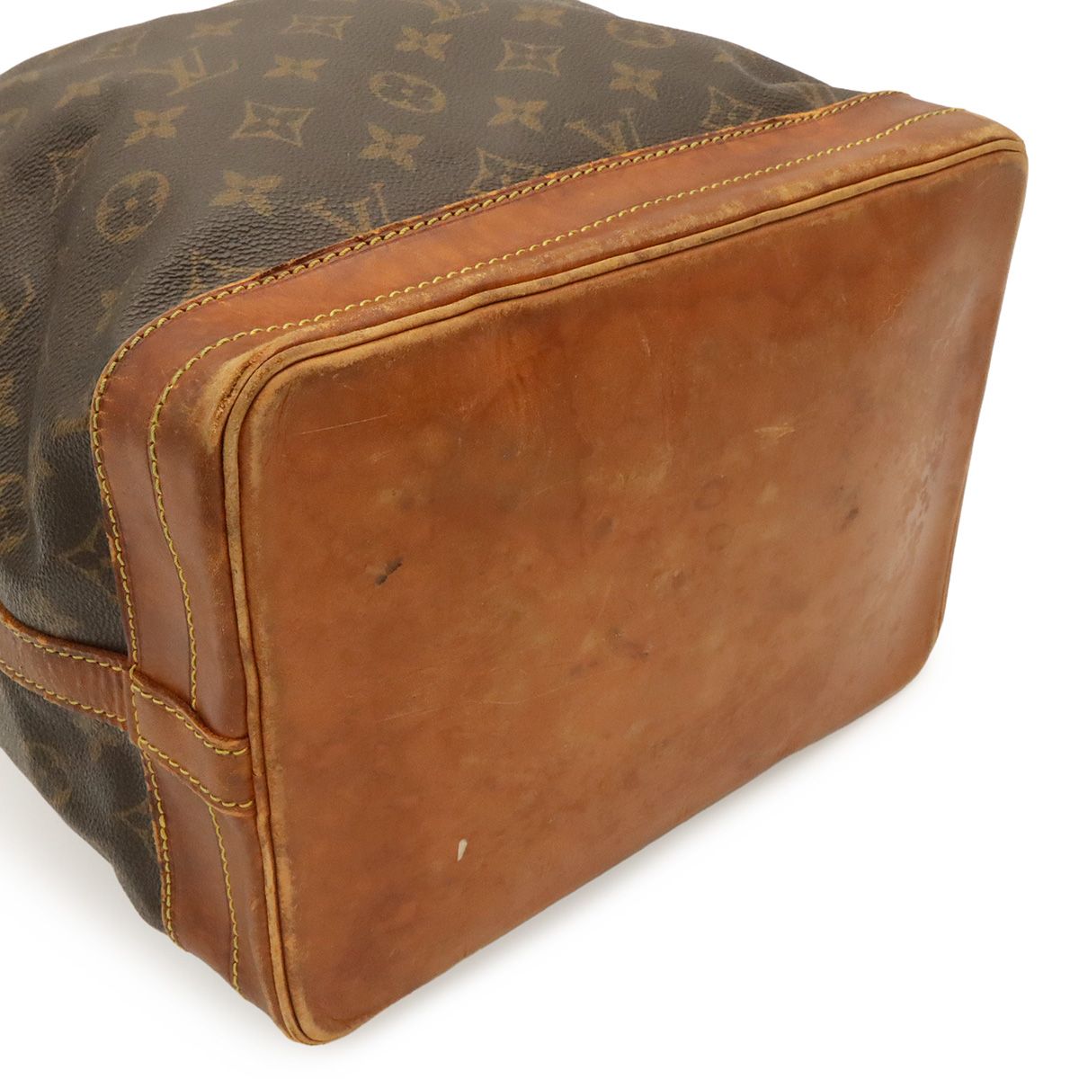 Louis Vuitton Monogram Noe Shoulder Bag Semi Drawstring — view 3
