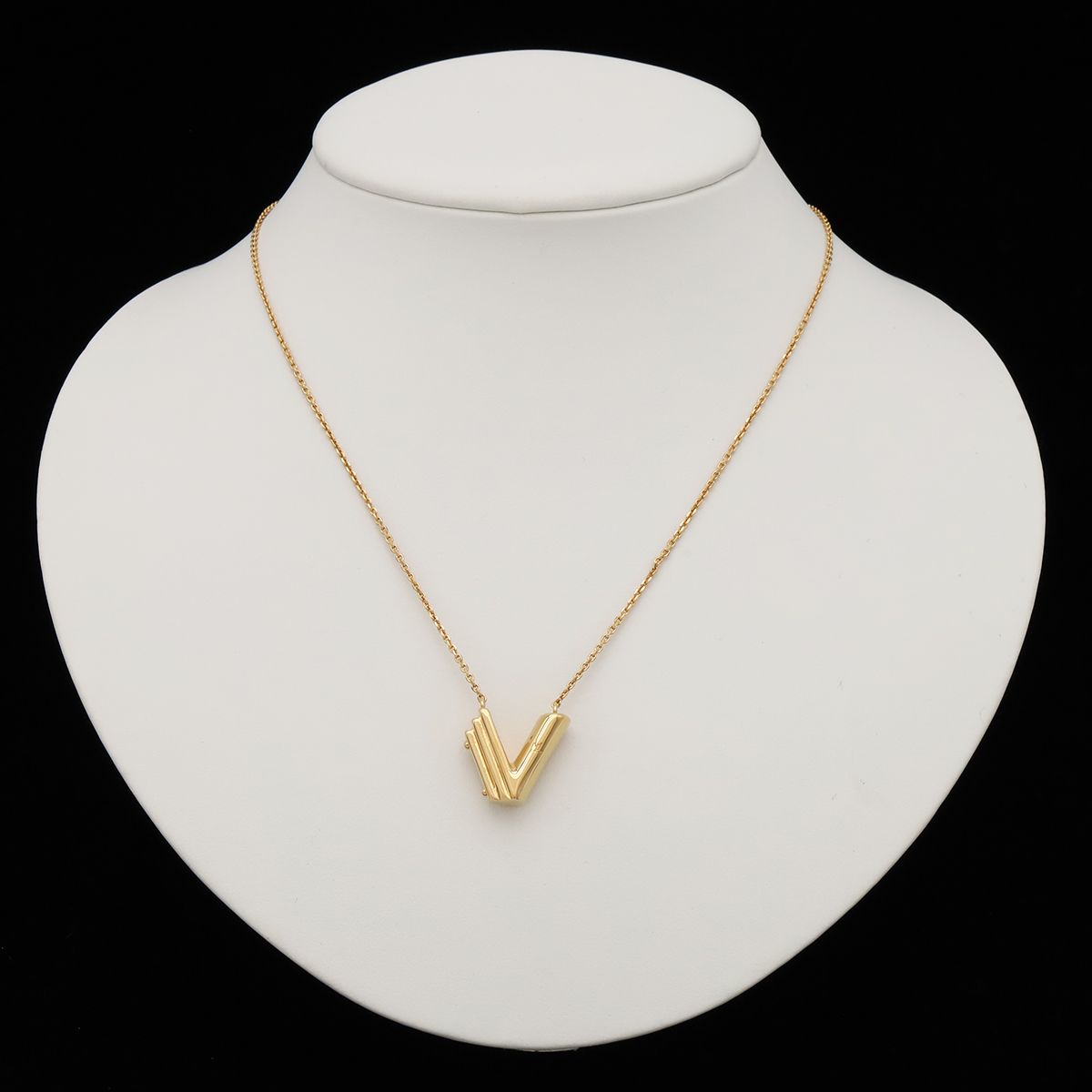 Louis Vuitton Necklace LV&me Initial Alphabet Pendant Gold Plated — view 6