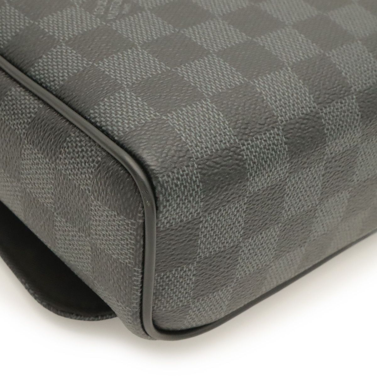 Louis Vuitton Damier Graphite District PM NM Messenger — view 3