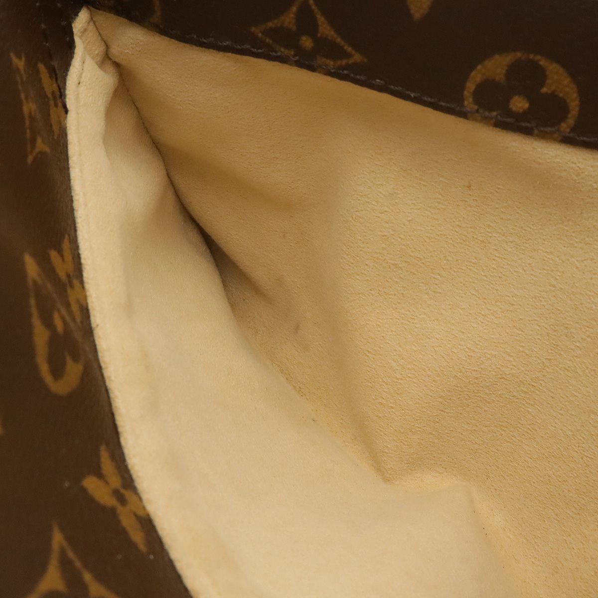 Louis Vuitton Monogram Beverly MM Shoulder — view 9