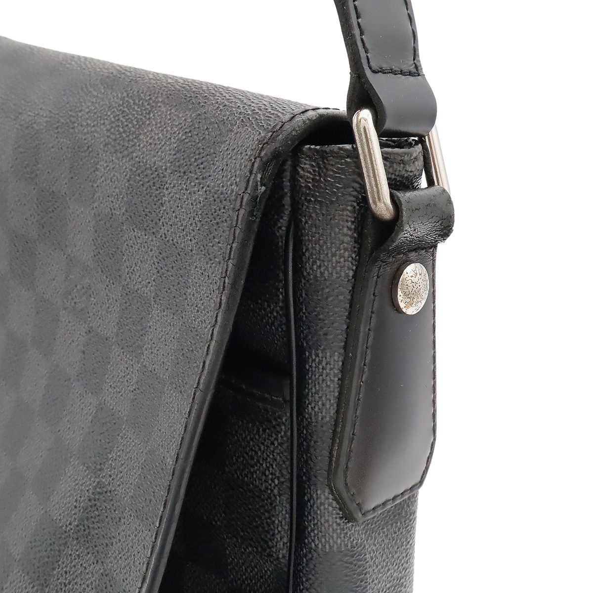 Louis Vuitton Damier Graphite Daniel MM Messenger — view 4