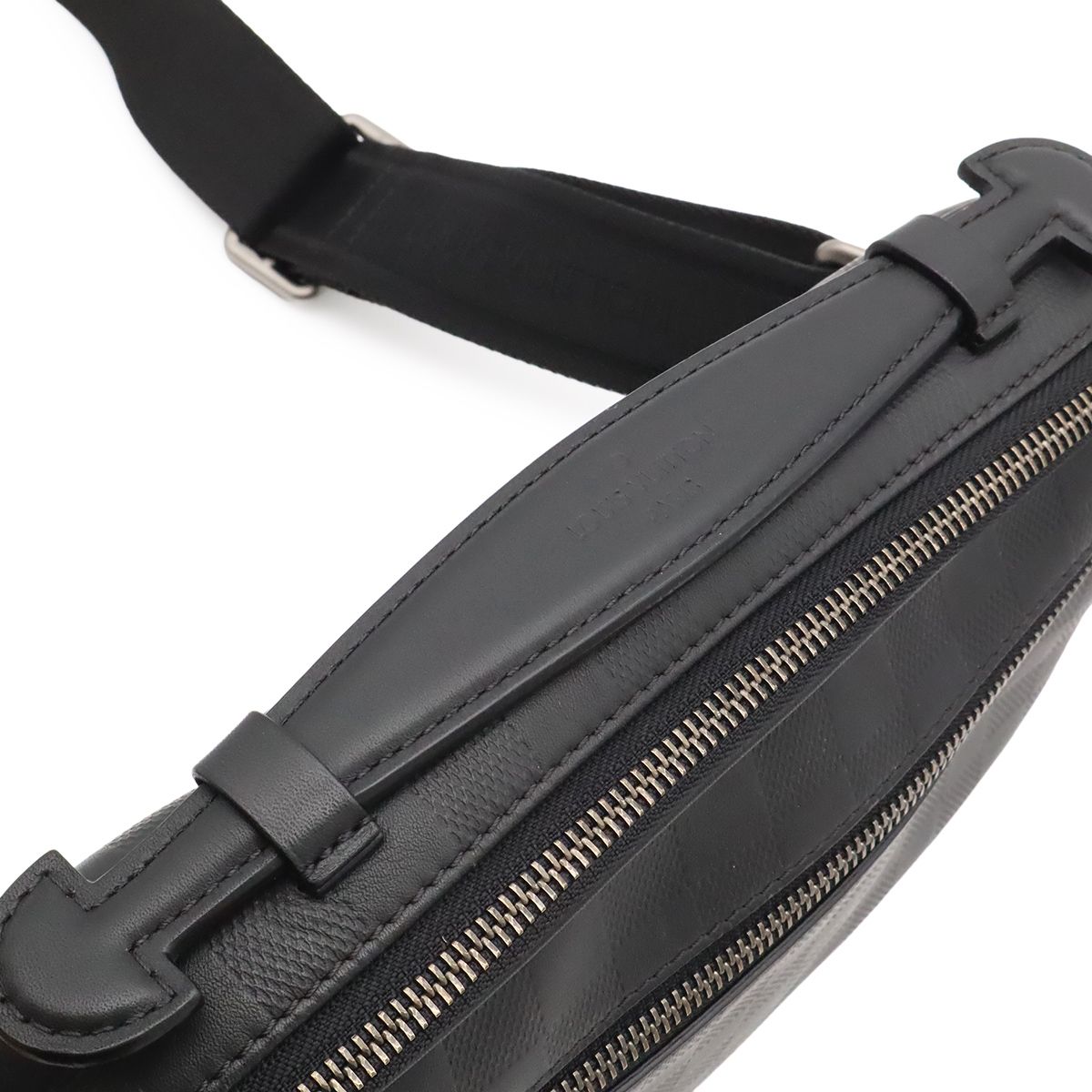 Louis Vuitton Damier Infini Ambler Belt Bag 2-Way Leather Onyx Black — view 4